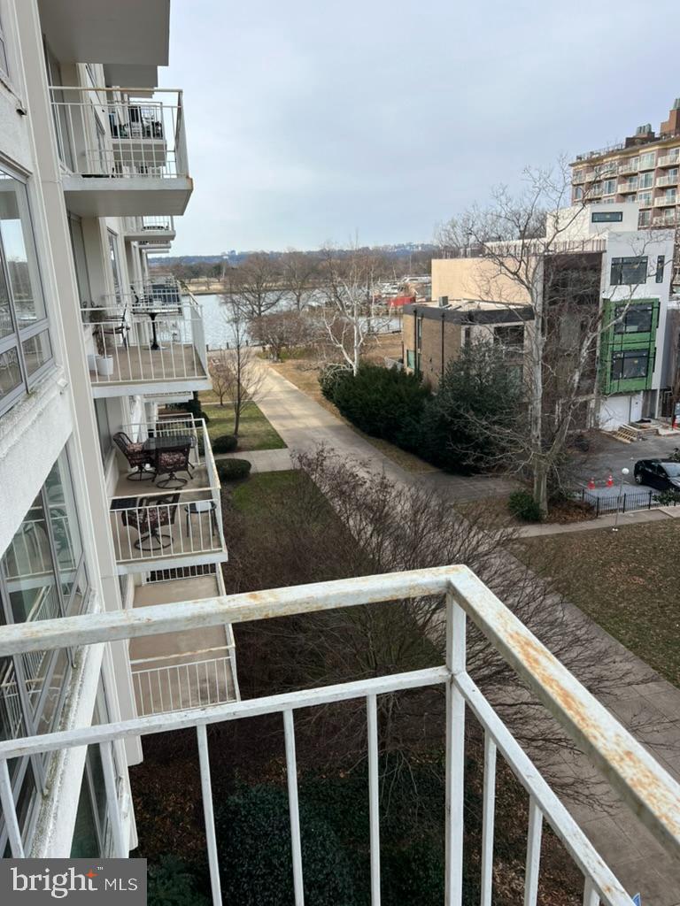 1425 4TH ST SW #A304, WASHINGTON, District Of Columbia 20024, 2 Bedrooms Bedrooms, 5 Rooms Rooms,2 BathroomsBathrooms,Residential,For sale,1425 4TH ST SW #A304,DCDC2229928 MLS # DCDC2229928