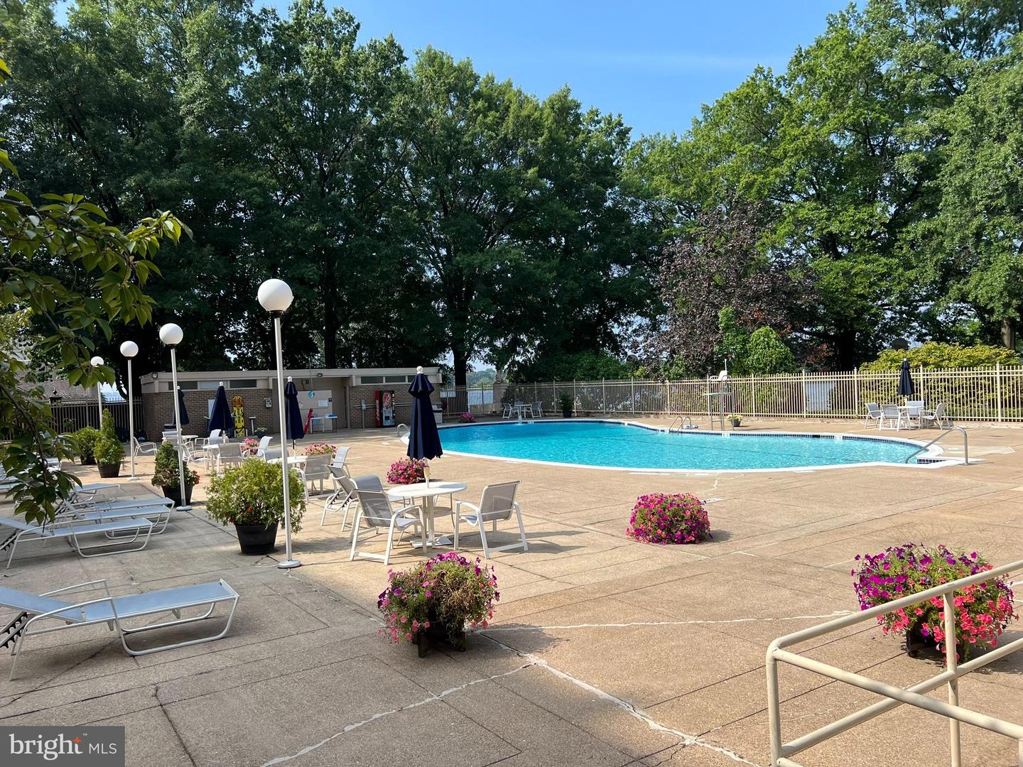 1425 4TH ST SW #A304, WASHINGTON, District Of Columbia 20024, 2 Bedrooms Bedrooms, 5 Rooms Rooms,2 BathroomsBathrooms,Residential,For sale,1425 4TH ST SW #A304,DCDC2229928 MLS # DCDC2229928