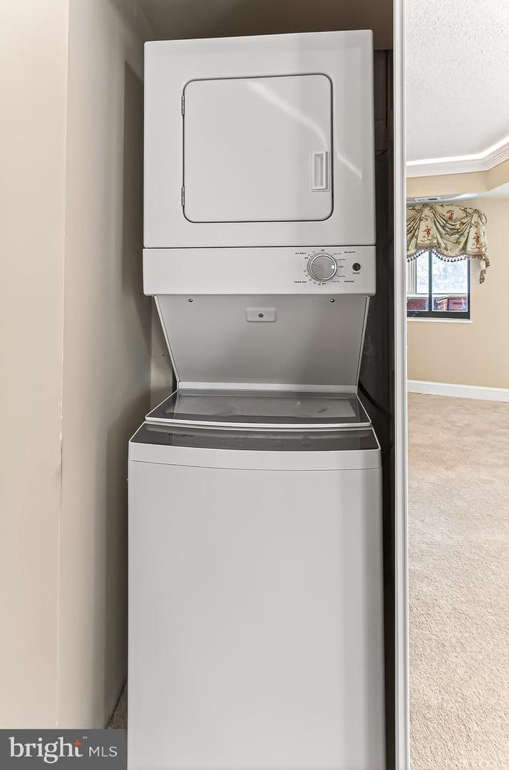 5903 MOUNT EAGLE DR #203, ALEXANDRIA, Virginia 22303, 1 Bedroom Bedrooms, ,1 BathroomBathrooms,Residential,For sale,5903 MOUNT EAGLE DR #203,VAFX2277464 MLS # VAFX2277464 5903 MOUNT EAGLE DR #203, ALEXANDRIA, Virginia 22303, 1 Bedroom Bedrooms, ,1 BathroomBathrooms,Residential,For sale,5903 MOUNT EAGLE DR #203,VAFX2277464 MLS # VAFX2277464