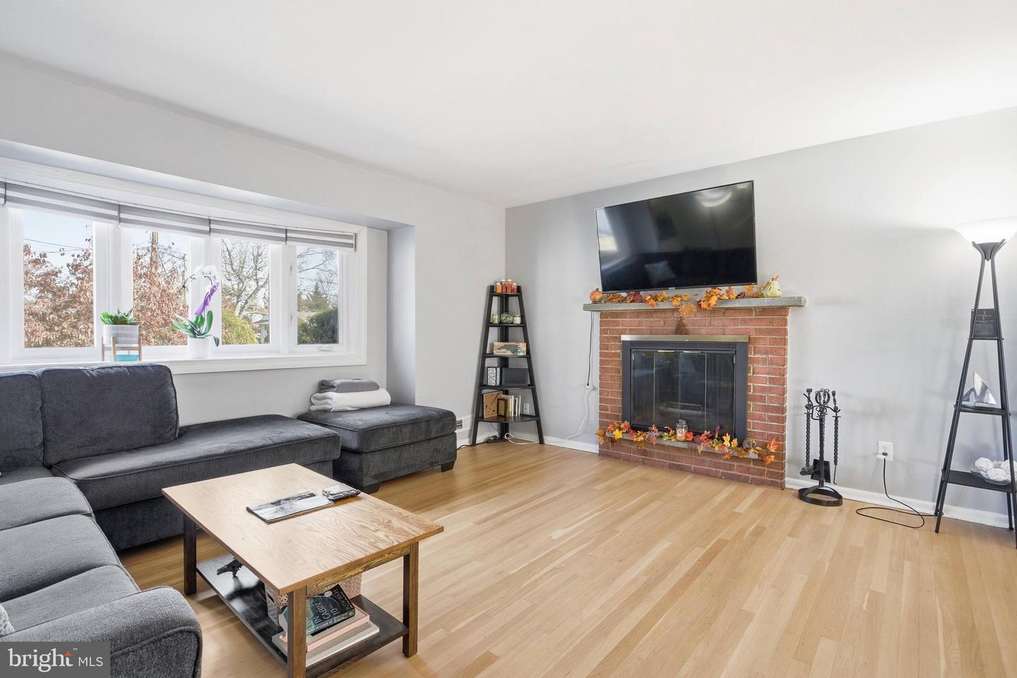 5808 HARVEY PL, ALEXANDRIA, Virginia 22303, 3 Bedrooms Bedrooms, ,2 BathroomsBathrooms,Residential,For sale,5808 HARVEY PL,VAFX2277846 MLS # VAFX2277846 5808 HARVEY PL, ALEXANDRIA, Virginia 22303, 3 Bedrooms Bedrooms, ,2 BathroomsBathrooms,Residential,For sale,5808 HARVEY PL,VAFX2277846 MLS # VAFX2277846