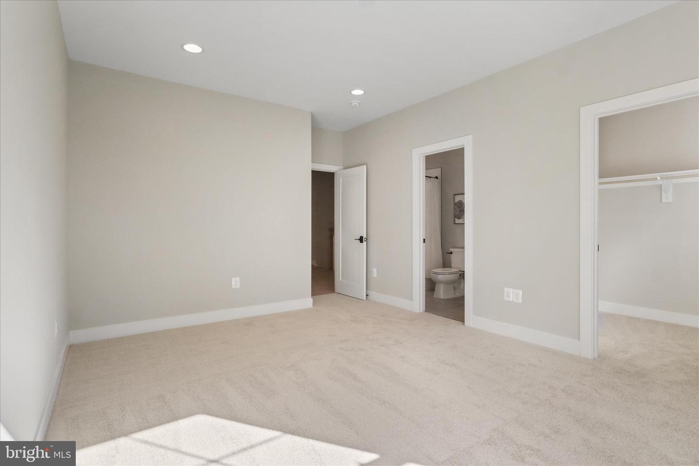 1416 DESALE ST SW, VIENNA, Virginia 22180, 6 Bedrooms Bedrooms, ,6 BathroomsBathrooms,Residential,For sale,1416 DESALE ST SW,VAFX2278098 MLS # VAFX2278098 1416 DESALE ST SW, VIENNA, Virginia 22180, 6 Bedrooms Bedrooms, ,6 BathroomsBathrooms,Residential,For sale,1416 DESALE ST SW,VAFX2278098 MLS # VAFX2278098