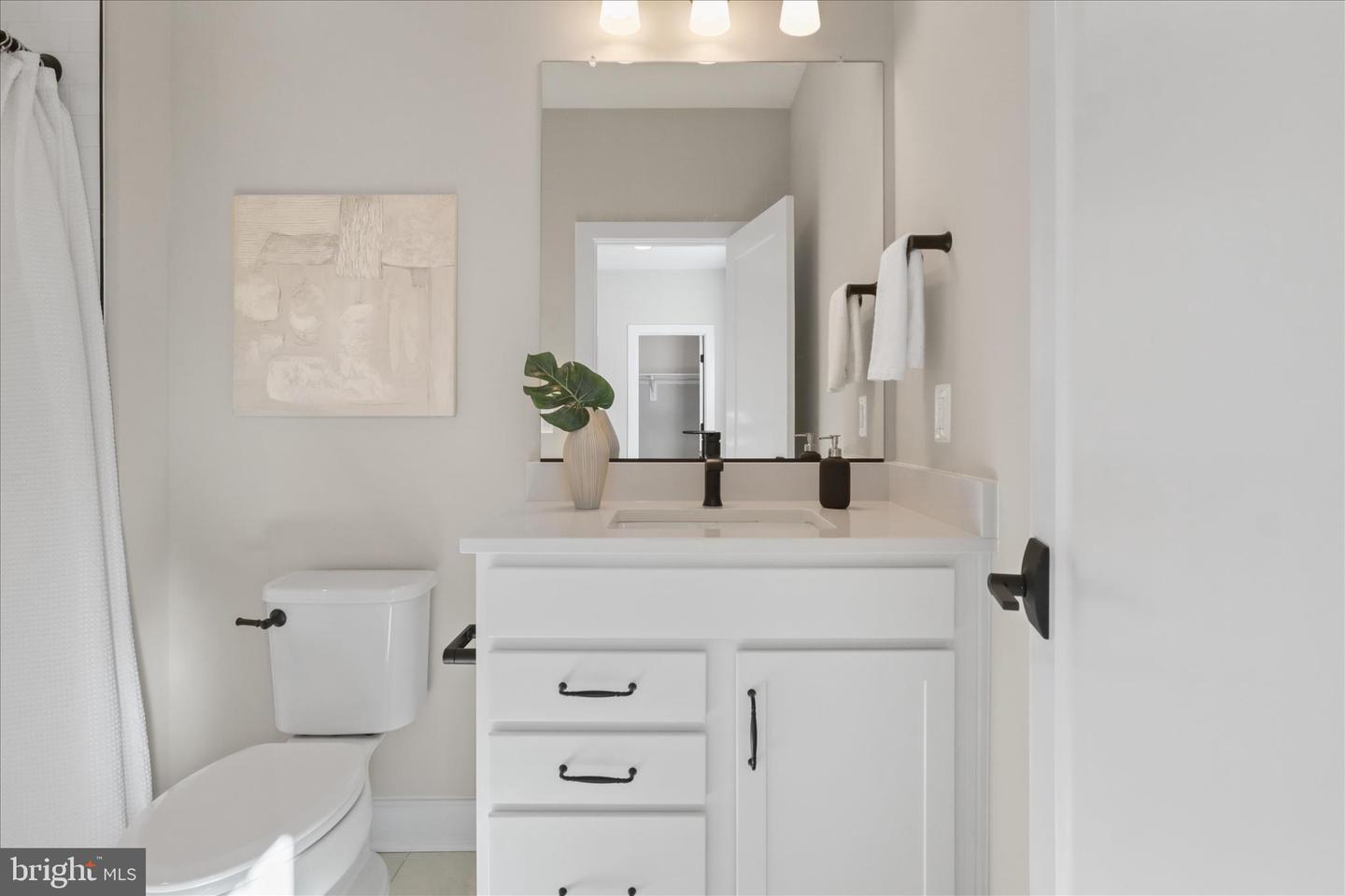 1416 DESALE ST SW, VIENNA, Virginia 22180, 6 Bedrooms Bedrooms, ,6 BathroomsBathrooms,Residential,For sale,1416 DESALE ST SW,VAFX2278098 MLS # VAFX2278098 1416 DESALE ST SW, VIENNA, Virginia 22180, 6 Bedrooms Bedrooms, ,6 BathroomsBathrooms,Residential,For sale,1416 DESALE ST SW,VAFX2278098 MLS # VAFX2278098