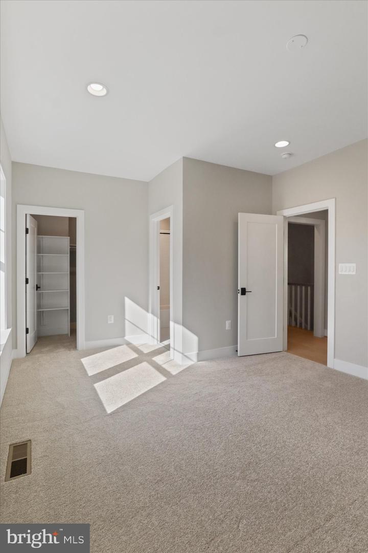 1416 DESALE ST SW, VIENNA, Virginia 22180, 6 Bedrooms Bedrooms, ,6 BathroomsBathrooms,Residential,For sale,1416 DESALE ST SW,VAFX2278098 MLS # VAFX2278098 1416 DESALE ST SW, VIENNA, Virginia 22180, 6 Bedrooms Bedrooms, ,6 BathroomsBathrooms,Residential,For sale,1416 DESALE ST SW,VAFX2278098 MLS # VAFX2278098