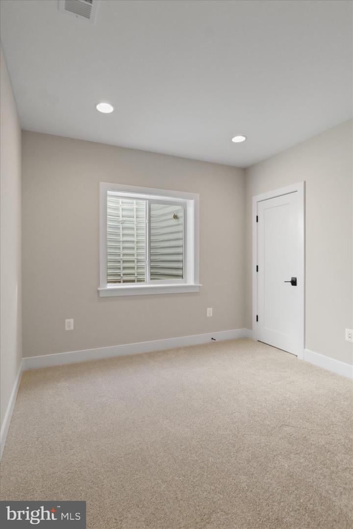 1416 DESALE ST SW, VIENNA, Virginia 22180, 6 Bedrooms Bedrooms, ,6 BathroomsBathrooms,Residential,For sale,1416 DESALE ST SW,VAFX2278098 MLS # VAFX2278098 1416 DESALE ST SW, VIENNA, Virginia 22180, 6 Bedrooms Bedrooms, ,6 BathroomsBathrooms,Residential,For sale,1416 DESALE ST SW,VAFX2278098 MLS # VAFX2278098