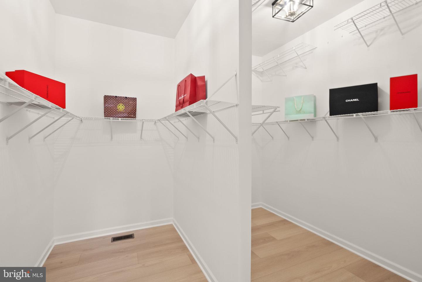 42006 KUDU CT, ALDIE, Virginia 20105, 5 Bedrooms Bedrooms, ,4 BathroomsBathrooms,Residential,For sale,42006 KUDU CT,VALO2110482 MLS # VALO2110482 42006 KUDU CT, ALDIE, Virginia 20105, 5 Bedrooms Bedrooms, ,4 BathroomsBathrooms,Residential,For sale,42006 KUDU CT,VALO2110482 MLS # VALO2110482