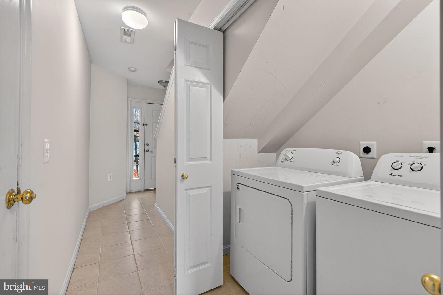 22976 FONTWELL SQ, STERLING, Virginia 20166, 3 Bedrooms Bedrooms, ,3 BathroomsBathrooms,Residential,For sale,22976 FONTWELL SQ,VALO2110512 MLS # VALO2110512 22976 FONTWELL SQ, STERLING, Virginia 20166, 3 Bedrooms Bedrooms, ,3 BathroomsBathrooms,Residential,For sale,22976 FONTWELL SQ,VALO2110512 MLS # VALO2110512