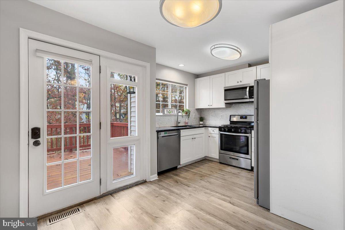 14159 AUTUMN CIR, CENTREVILLE, Virginia 20121, 3 Bedrooms Bedrooms, ,3 BathroomsBathrooms,Residential,For sale,14159 AUTUMN CIR,VAFX2277818 MLS # VAFX2277818 14159 AUTUMN CIR, CENTREVILLE, Virginia 20121, 3 Bedrooms Bedrooms, ,3 BathroomsBathrooms,Residential,For sale,14159 AUTUMN CIR,VAFX2277818 MLS # VAFX2277818