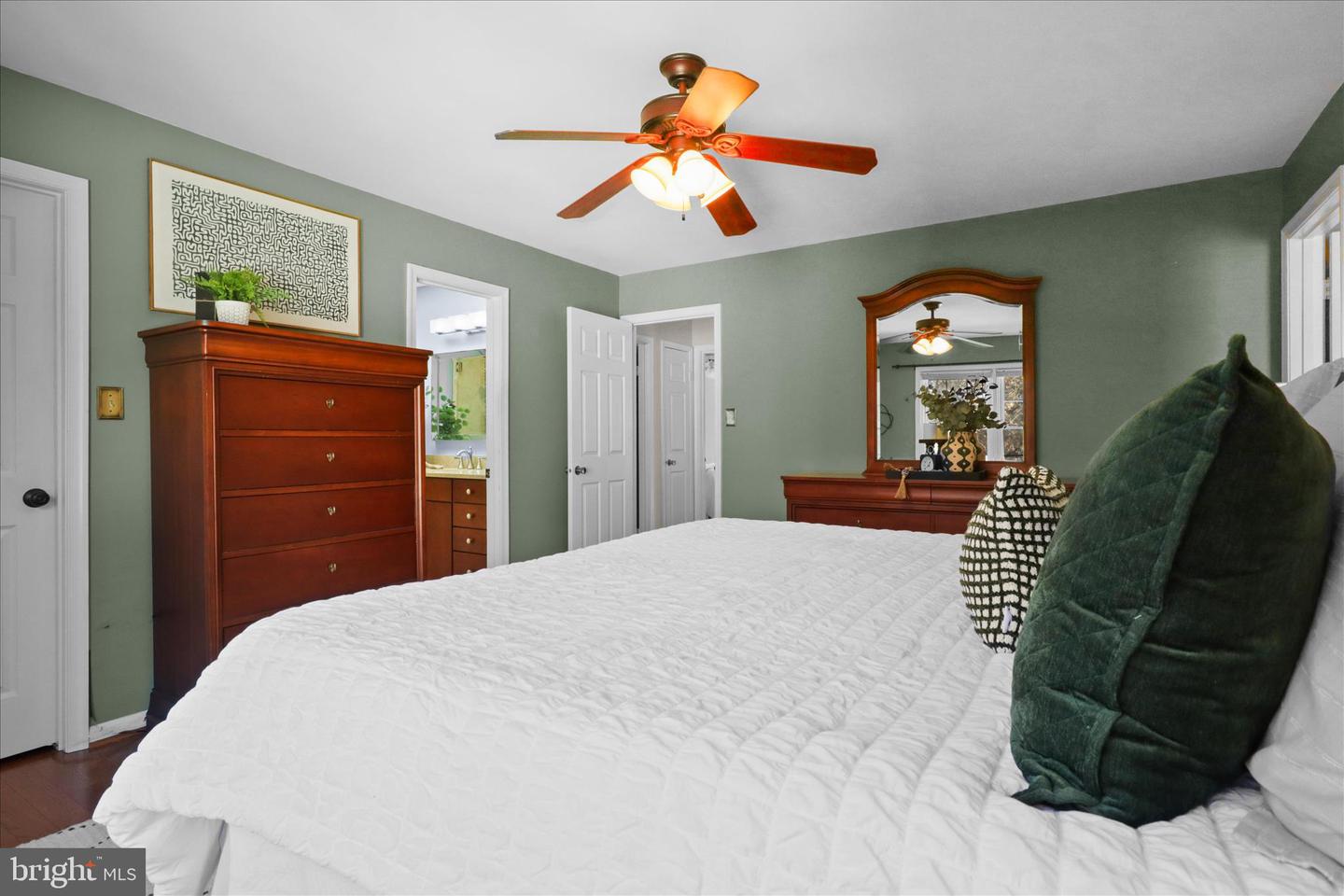 7676 GREEN GARLAND DR, SPRINGFIELD, Virginia 22153, 5 Bedrooms Bedrooms, ,3 BathroomsBathrooms,Residential,For sale,7676 GREEN GARLAND DR,VAFX2277886 MLS # VAFX2277886 7676 GREEN GARLAND DR, SPRINGFIELD, Virginia 22153, 5 Bedrooms Bedrooms, ,3 BathroomsBathrooms,Residential,For sale,7676 GREEN GARLAND DR,VAFX2277886 MLS # VAFX2277886