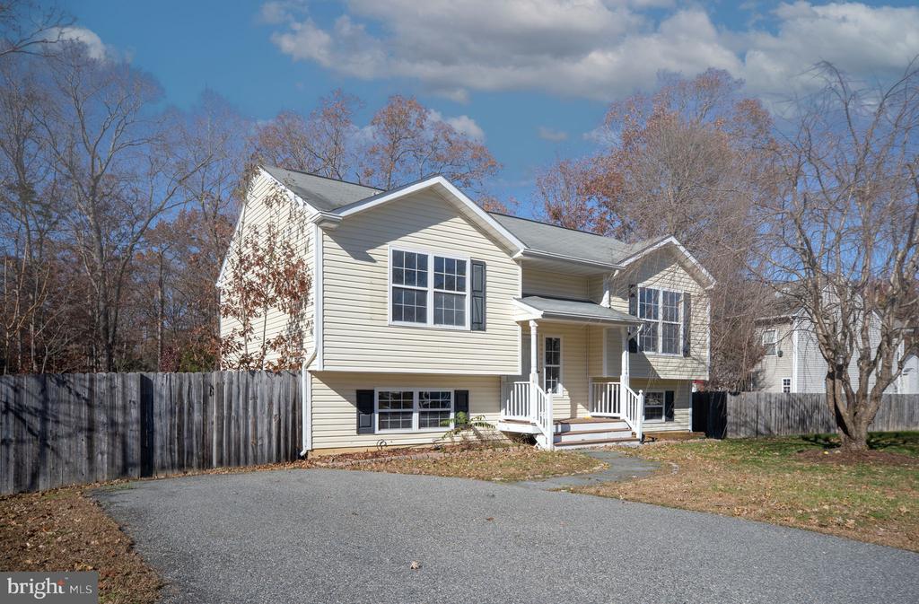 8704 ROMONA CT, FREDERICKSBURG, Virginia 22407, 3 Bedrooms Bedrooms, ,2 BathroomsBathrooms,Residential,8704 ROMONA CT,VASP2037522 MLS # VASP2037522 8704 ROMONA CT, FREDERICKSBURG, Virginia 22407, 3 Bedrooms Bedrooms, ,2 BathroomsBathrooms,Residential,8704 ROMONA CT,VASP2037522 MLS # VASP2037522