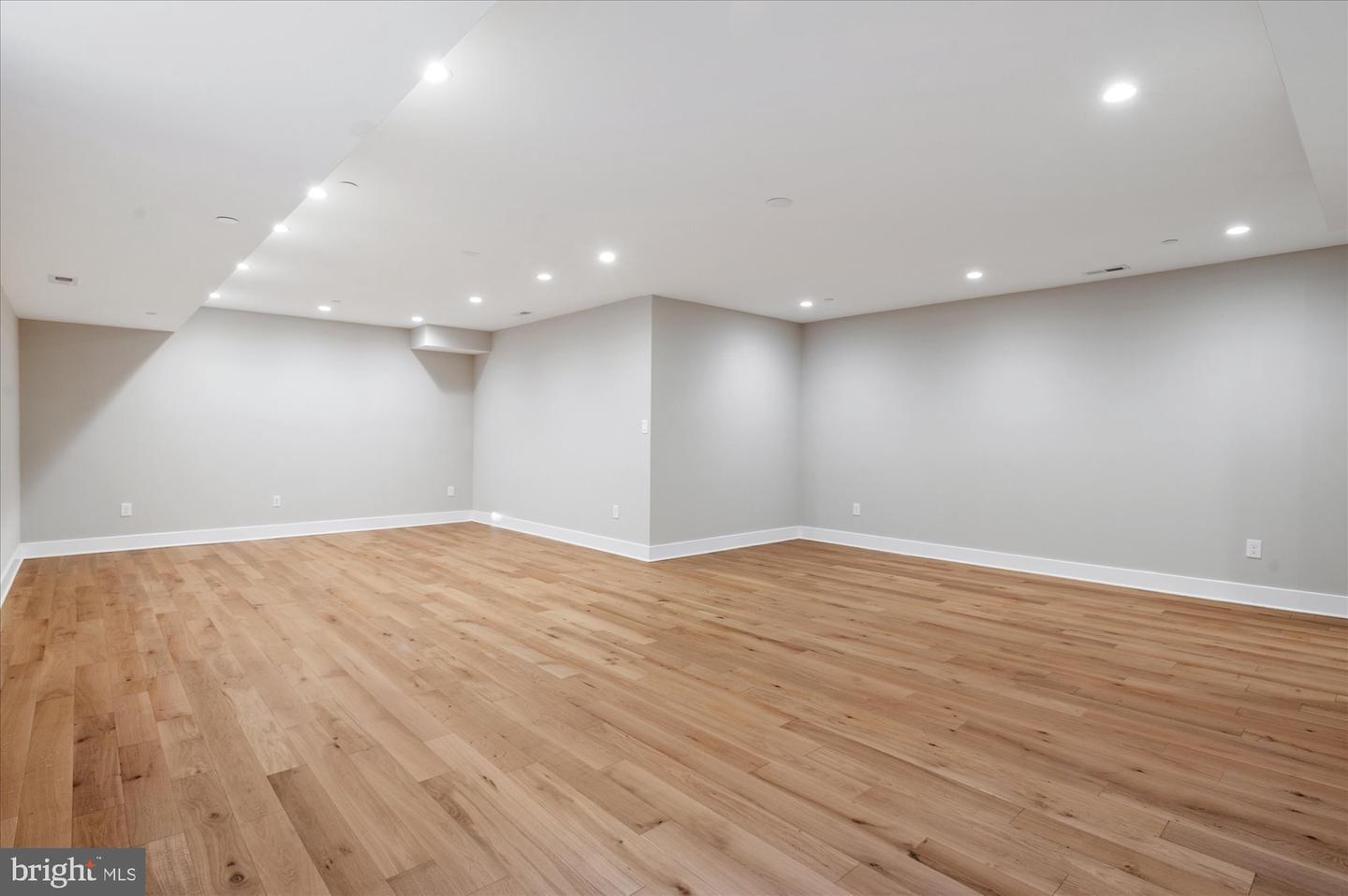 5445 33RD ST NW, WASHINGTON, District Of Columbia 20015, 6 Bedrooms Bedrooms, ,6 BathroomsBathrooms,Residential,For sale,5445 33RD ST NW,DCDC2210308 MLS # DCDC2210308 5445 33RD ST NW, WASHINGTON, District Of Columbia 20015, 6 Bedrooms Bedrooms, ,6 BathroomsBathrooms,Residential,For sale,5445 33RD ST NW,DCDC2210308 MLS # DCDC2210308