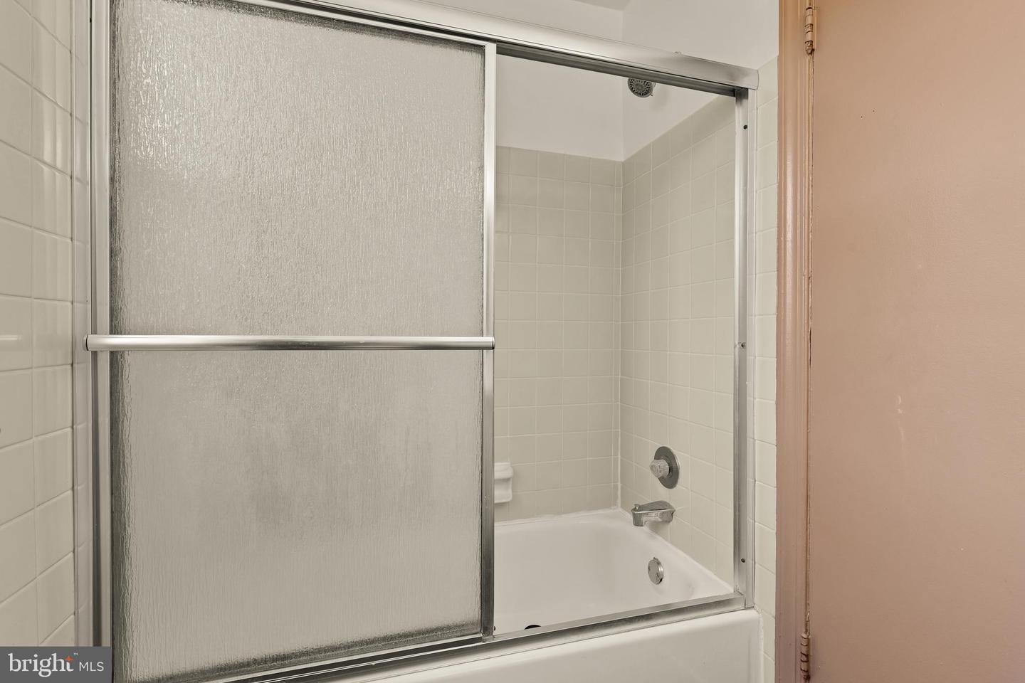 5010 COLUMBIA PIKE #6, ARLINGTON, Virginia 22204, 1 Bedroom Bedrooms, ,1 BathroomBathrooms,Residential,For sale,5010 COLUMBIA PIKE #6,VAAR2061228 MLS # VAAR2061228 5010 COLUMBIA PIKE #6, ARLINGTON, Virginia 22204, 1 Bedroom Bedrooms, ,1 BathroomBathrooms,Residential,For sale,5010 COLUMBIA PIKE #6,VAAR2061228 MLS # VAAR2061228