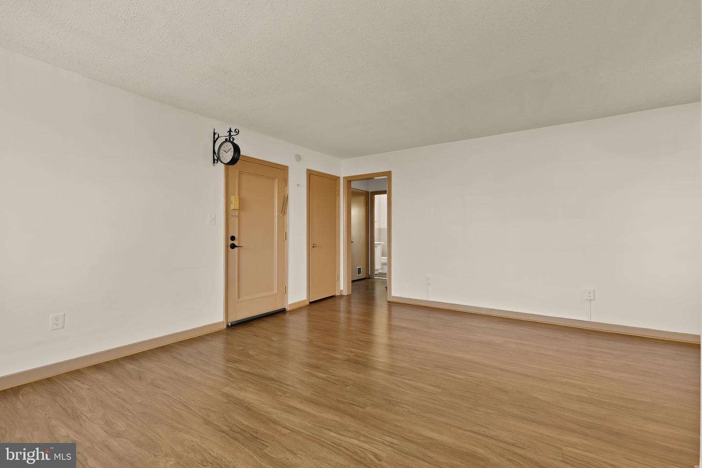 5010 COLUMBIA PIKE #6, ARLINGTON, Virginia 22204, 1 Bedroom Bedrooms, ,1 BathroomBathrooms,Residential,For sale,5010 COLUMBIA PIKE #6,VAAR2061228 MLS # VAAR2061228 5010 COLUMBIA PIKE #6, ARLINGTON, Virginia 22204, 1 Bedroom Bedrooms, ,1 BathroomBathrooms,Residential,For sale,5010 COLUMBIA PIKE #6,VAAR2061228 MLS # VAAR2061228