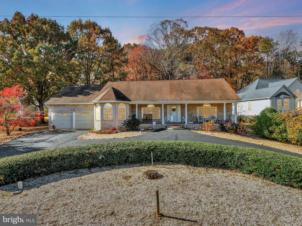 219 CORNWALLIS AVE, LOCUST GROVE, Virginia 22508, 3 Bedrooms Bedrooms, ,3 BathroomsBathrooms,Residential,219 CORNWALLIS AVE,VAOR2012794 MLS # VAOR2012794 219 CORNWALLIS AVE, LOCUST GROVE, Virginia 22508, 3 Bedrooms Bedrooms, ,3 BathroomsBathrooms,Residential,219 CORNWALLIS AVE,VAOR2012794 MLS # VAOR2012794