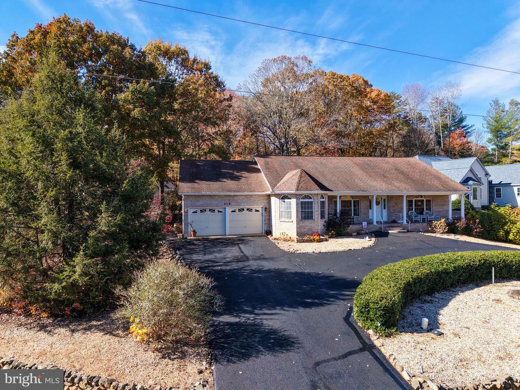 219 CORNWALLIS AVE, LOCUST GROVE, Virginia 22508, 3 Bedrooms Bedrooms, ,3 BathroomsBathrooms,Residential,219 CORNWALLIS AVE,VAOR2012794 MLS # VAOR2012794 219 CORNWALLIS AVE, LOCUST GROVE, Virginia 22508, 3 Bedrooms Bedrooms, ,3 BathroomsBathrooms,Residential,219 CORNWALLIS AVE,VAOR2012794 MLS # VAOR2012794