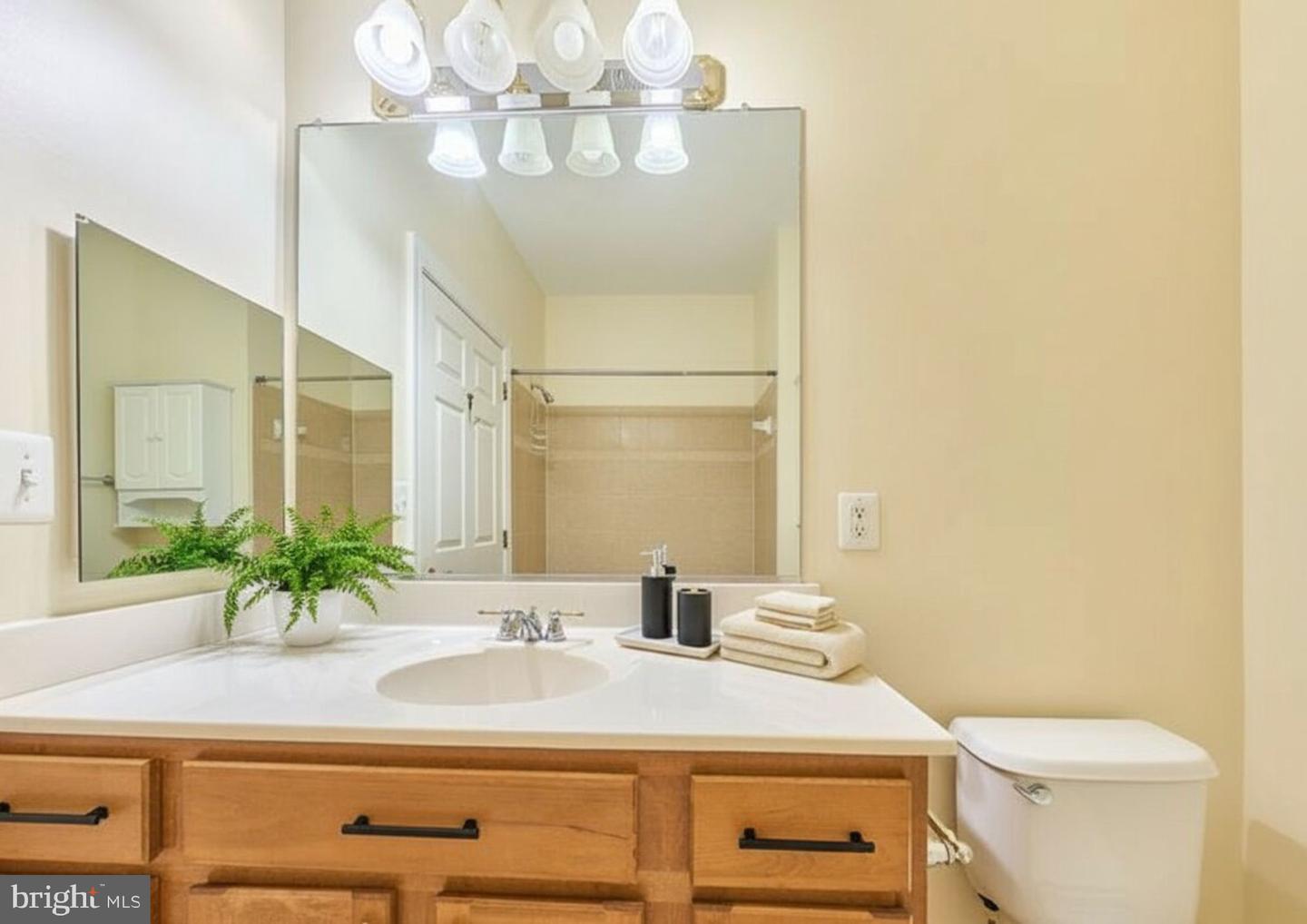 44465 CHAMBERLAIN TER #103, ASHBURN, Virginia 20147, 2 Bedrooms Bedrooms, ,2 BathroomsBathrooms,Residential,For sale,44465 CHAMBERLAIN TER #103,VALO2107166 MLS # VALO2107166