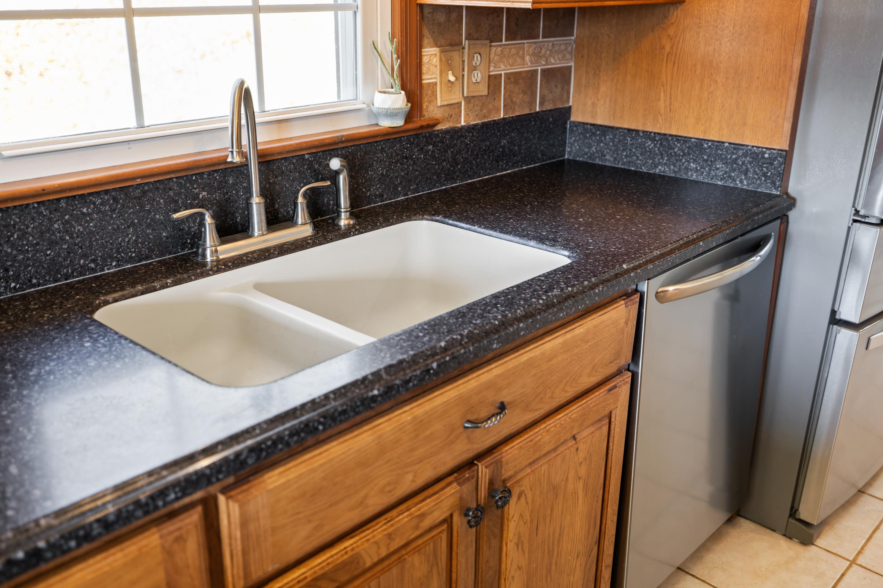 582 HILLTOP DR, STAUNTON, Virginia 24401, 4 Bedrooms Bedrooms, ,2 BathroomsBathrooms,Residential,582 HILLTOP DR,671112 MLS # 671112 582 HILLTOP DR, STAUNTON, Virginia 24401, 4 Bedrooms Bedrooms, ,2 BathroomsBathrooms,Residential,582 HILLTOP DR,671112 MLS # 671112