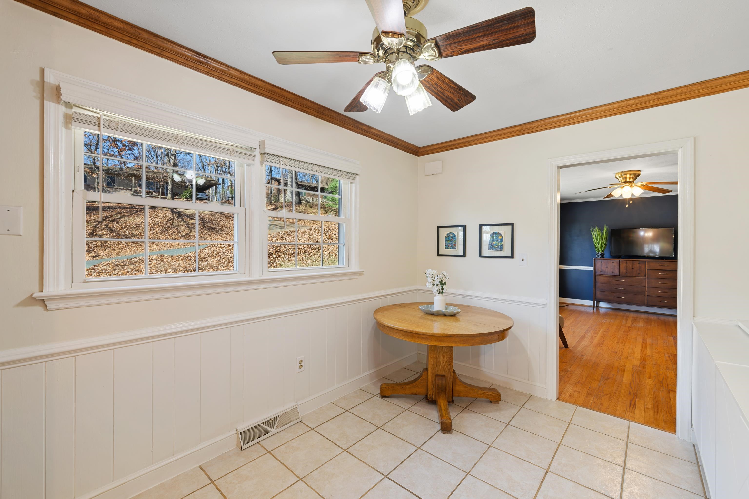 582 HILLTOP DR, STAUNTON, Virginia 24401, 4 Bedrooms Bedrooms, ,2 BathroomsBathrooms,Residential,582 HILLTOP DR,671112 MLS # 671112 582 HILLTOP DR, STAUNTON, Virginia 24401, 4 Bedrooms Bedrooms, ,2 BathroomsBathrooms,Residential,582 HILLTOP DR,671112 MLS # 671112