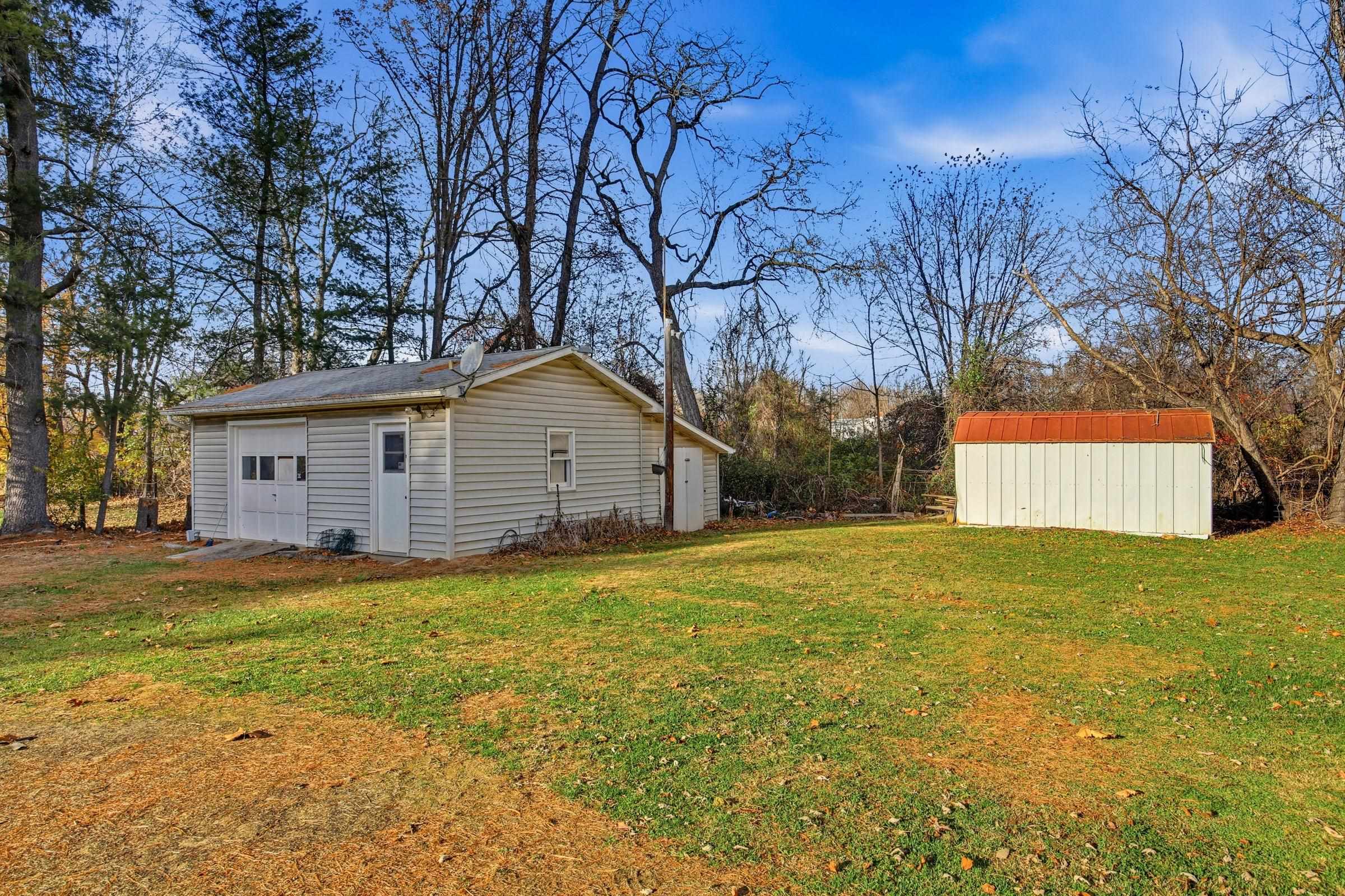 460 MASSANUTTEN DR, EDINBURG, Virginia 22824, 3 Bedrooms Bedrooms, ,2 BathroomsBathrooms,Residential,460 MASSANUTTEN DR,671125 MLS # 671125 460 MASSANUTTEN DR, EDINBURG, Virginia 22824, 3 Bedrooms Bedrooms, ,2 BathroomsBathrooms,Residential,460 MASSANUTTEN DR,671125 MLS # 671125