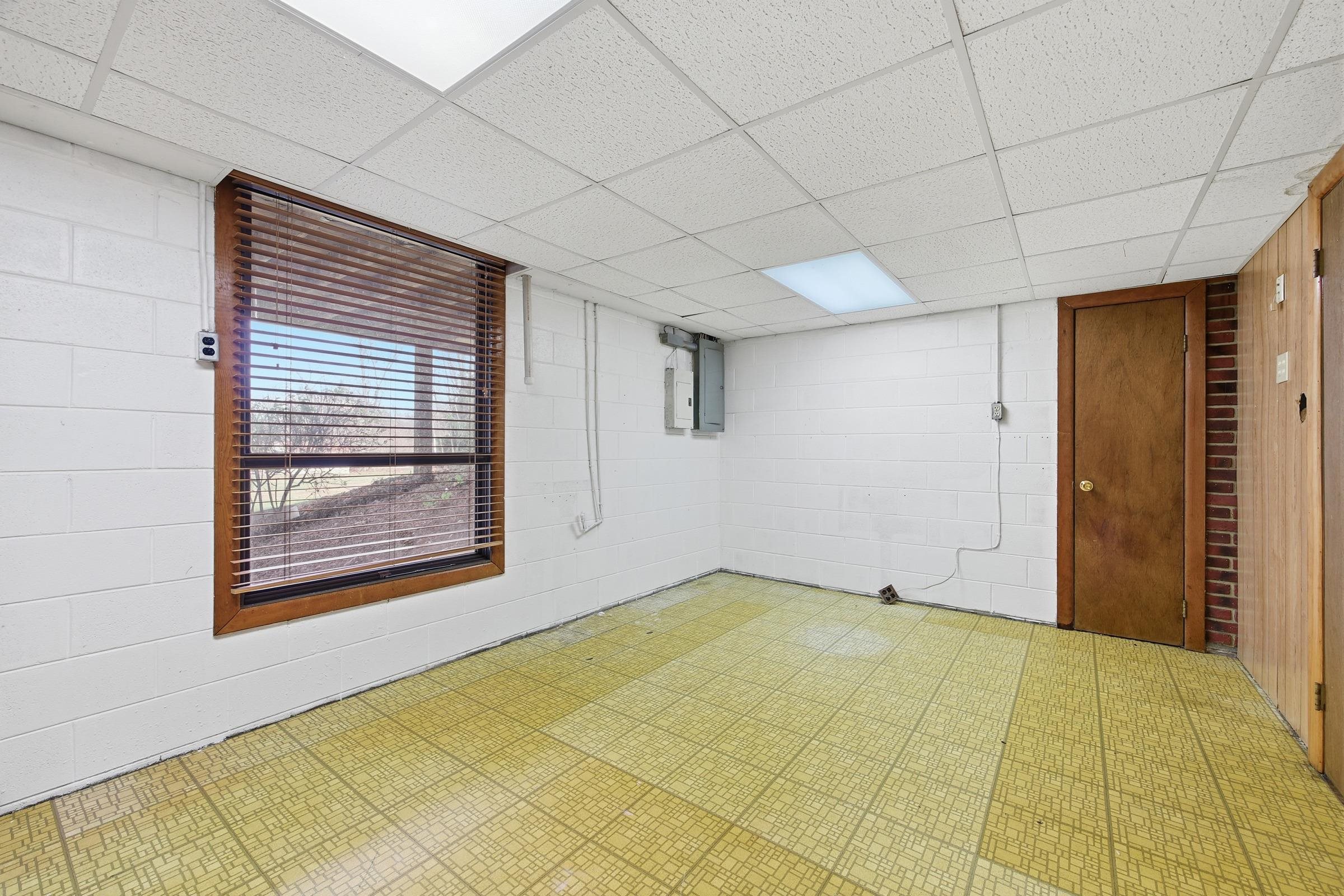 460 MASSANUTTEN DR, EDINBURG, Virginia 22824, 3 Bedrooms Bedrooms, ,2 BathroomsBathrooms,Residential,460 MASSANUTTEN DR,671125 MLS # 671125 460 MASSANUTTEN DR, EDINBURG, Virginia 22824, 3 Bedrooms Bedrooms, ,2 BathroomsBathrooms,Residential,460 MASSANUTTEN DR,671125 MLS # 671125