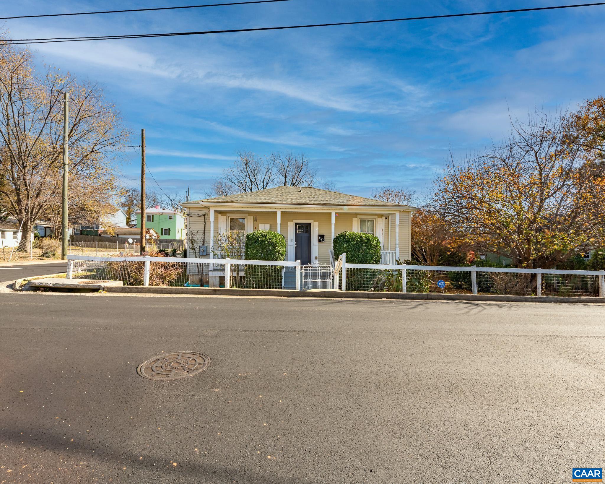 430 11TH ST, CHARLOTTESVILLE, Virginia 22903, 2 Bedrooms Bedrooms, ,1 BathroomBathrooms,Residential,430 11TH ST,671126 MLS # 671126 430 11TH ST, CHARLOTTESVILLE, Virginia 22903, 2 Bedrooms Bedrooms, ,1 BathroomBathrooms,Residential,430 11TH ST,671126 MLS # 671126