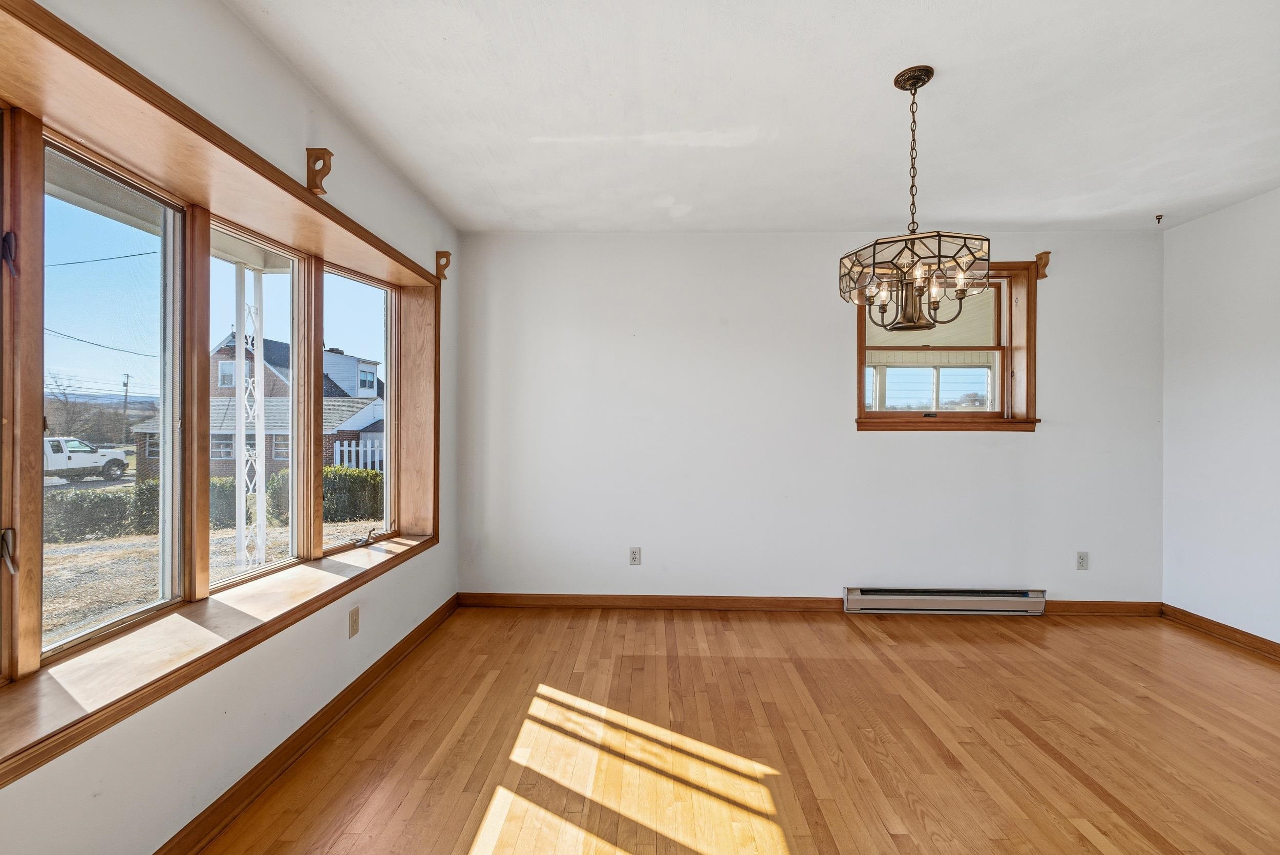 8241 NORTH VALLEY PIKE, HARRISONBURG, Virginia 22802, 3 Bedrooms Bedrooms, ,1 BathroomBathrooms,Residential,8241 NORTH VALLEY PIKE,671134 MLS # 671134 8241 NORTH VALLEY PIKE, HARRISONBURG, Virginia 22802, 3 Bedrooms Bedrooms, ,1 BathroomBathrooms,Residential,8241 NORTH VALLEY PIKE,671134 MLS # 671134