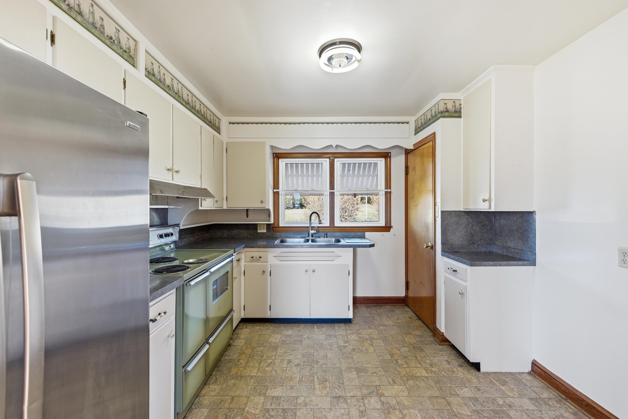 8241 NORTH VALLEY PIKE, HARRISONBURG, Virginia 22802, 3 Bedrooms Bedrooms, ,1 BathroomBathrooms,Residential,8241 NORTH VALLEY PIKE,671134 MLS # 671134 8241 NORTH VALLEY PIKE, HARRISONBURG, Virginia 22802, 3 Bedrooms Bedrooms, ,1 BathroomBathrooms,Residential,8241 NORTH VALLEY PIKE,671134 MLS # 671134