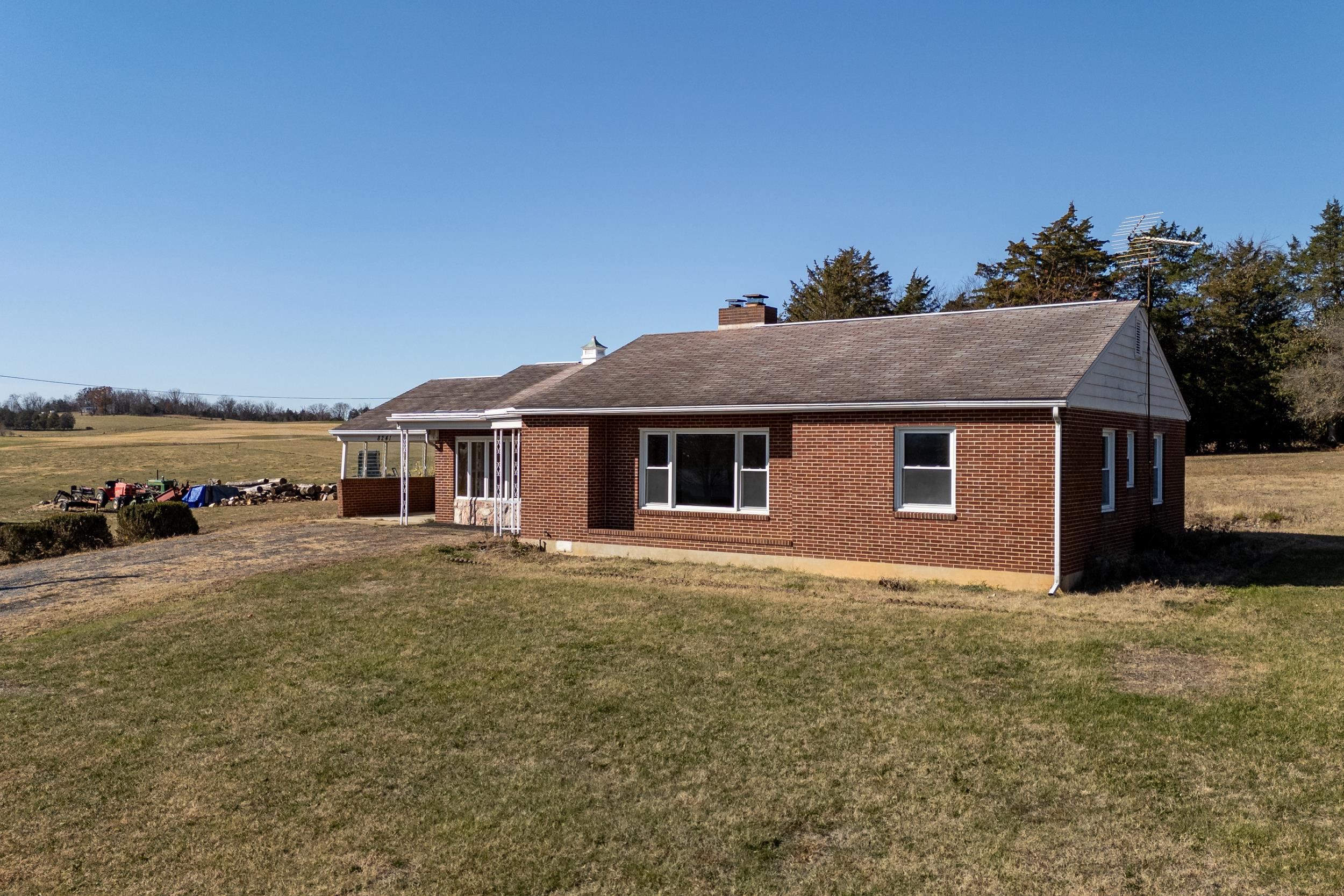 8241 NORTH VALLEY PIKE, HARRISONBURG, Virginia 22802, 3 Bedrooms Bedrooms, ,1 BathroomBathrooms,Residential,8241 NORTH VALLEY PIKE,671134 MLS # 671134 8241 NORTH VALLEY PIKE, HARRISONBURG, Virginia 22802, 3 Bedrooms Bedrooms, ,1 BathroomBathrooms,Residential,8241 NORTH VALLEY PIKE,671134 MLS # 671134