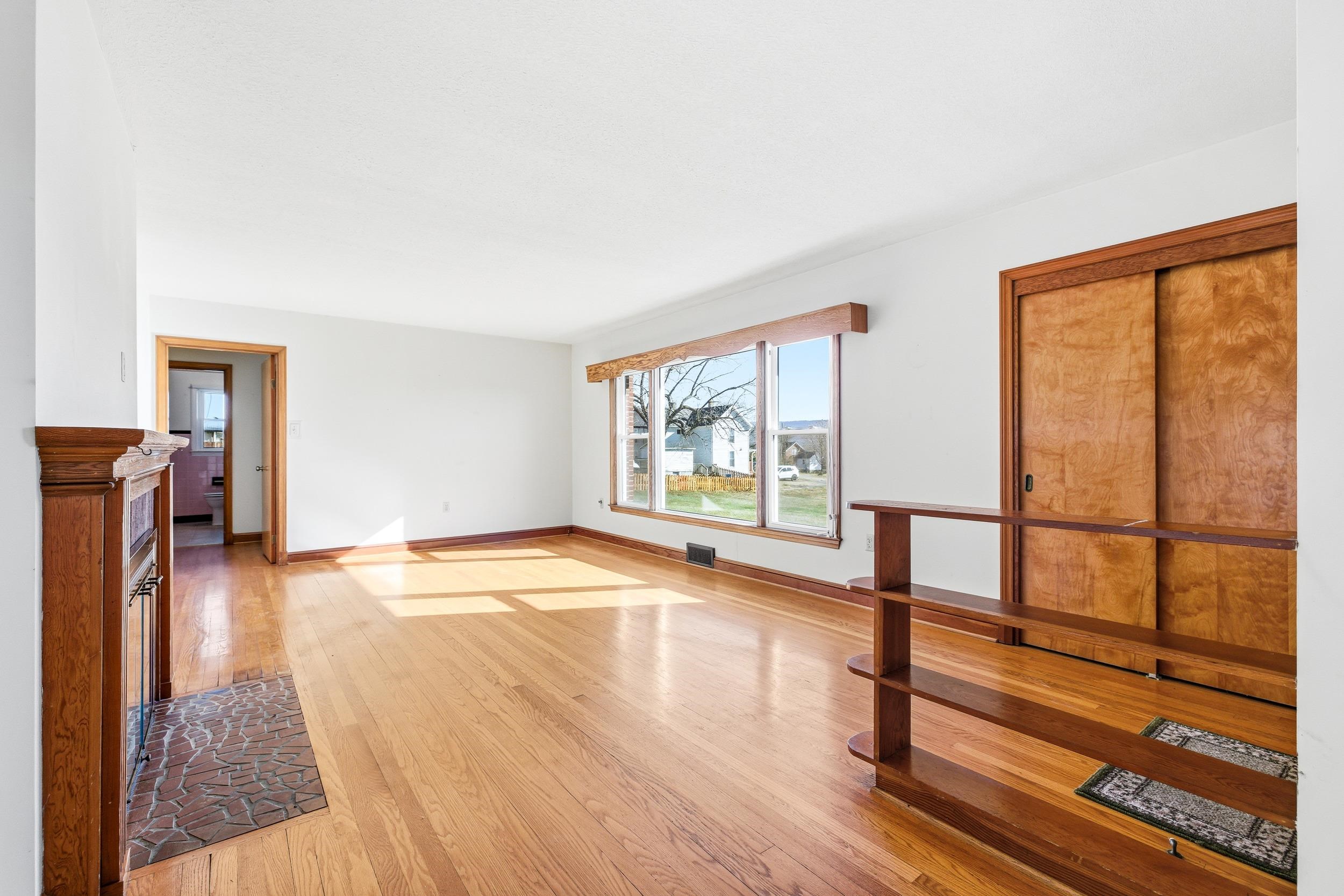 8241 NORTH VALLEY PIKE, HARRISONBURG, Virginia 22802, 3 Bedrooms Bedrooms, ,1 BathroomBathrooms,Residential,8241 NORTH VALLEY PIKE,671134 MLS # 671134 8241 NORTH VALLEY PIKE, HARRISONBURG, Virginia 22802, 3 Bedrooms Bedrooms, ,1 BathroomBathrooms,Residential,8241 NORTH VALLEY PIKE,671134 MLS # 671134