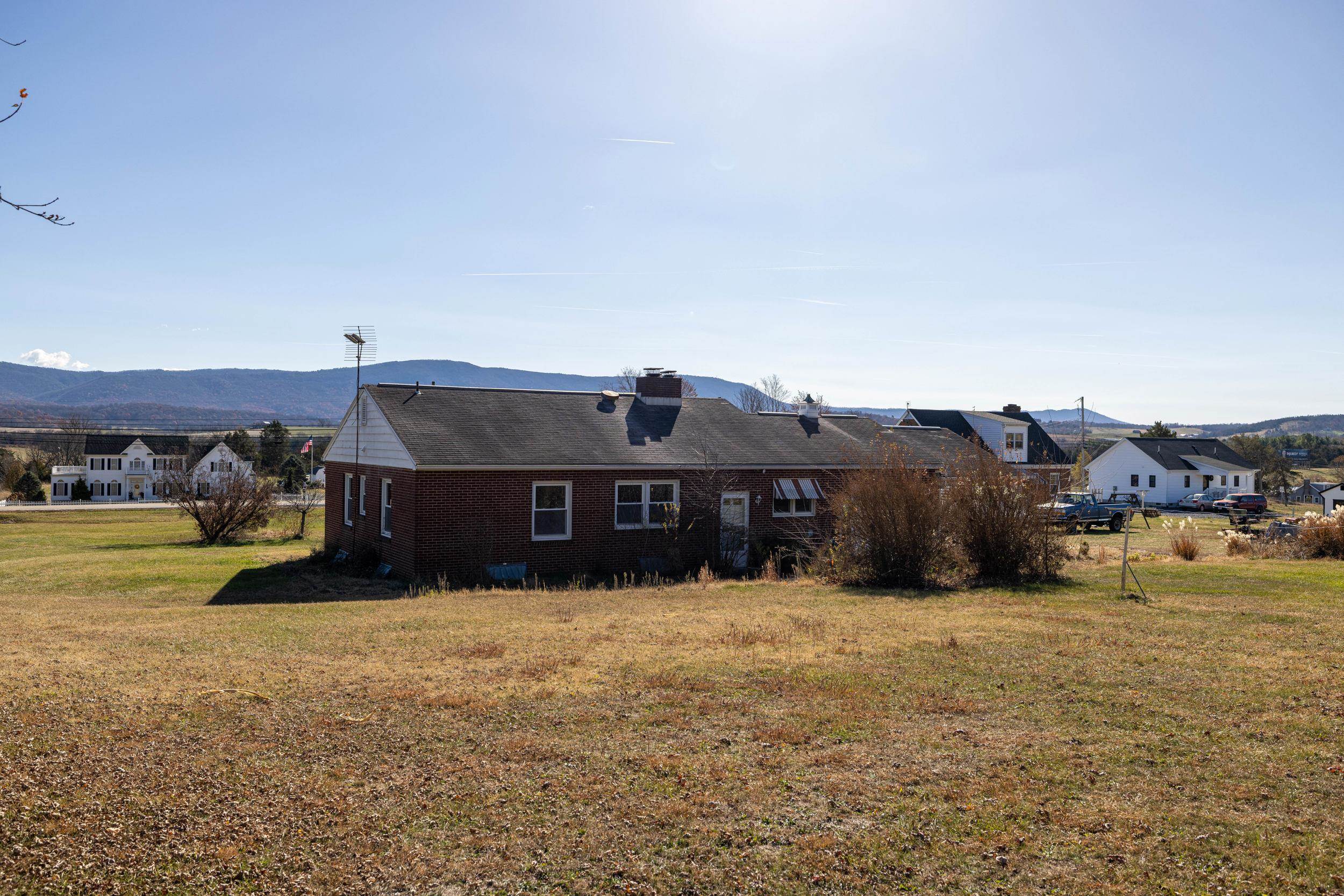 8241 NORTH VALLEY PIKE, HARRISONBURG, Virginia 22802, 3 Bedrooms Bedrooms, ,1 BathroomBathrooms,Residential,8241 NORTH VALLEY PIKE,671134 MLS # 671134 8241 NORTH VALLEY PIKE, HARRISONBURG, Virginia 22802, 3 Bedrooms Bedrooms, ,1 BathroomBathrooms,Residential,8241 NORTH VALLEY PIKE,671134 MLS # 671134