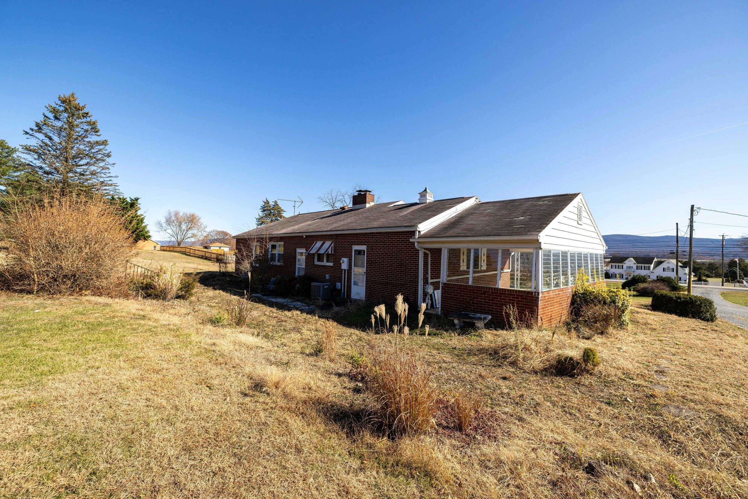 8241 NORTH VALLEY PIKE, HARRISONBURG, Virginia 22802, 3 Bedrooms Bedrooms, ,1 BathroomBathrooms,Residential,8241 NORTH VALLEY PIKE,671134 MLS # 671134 8241 NORTH VALLEY PIKE, HARRISONBURG, Virginia 22802, 3 Bedrooms Bedrooms, ,1 BathroomBathrooms,Residential,8241 NORTH VALLEY PIKE,671134 MLS # 671134