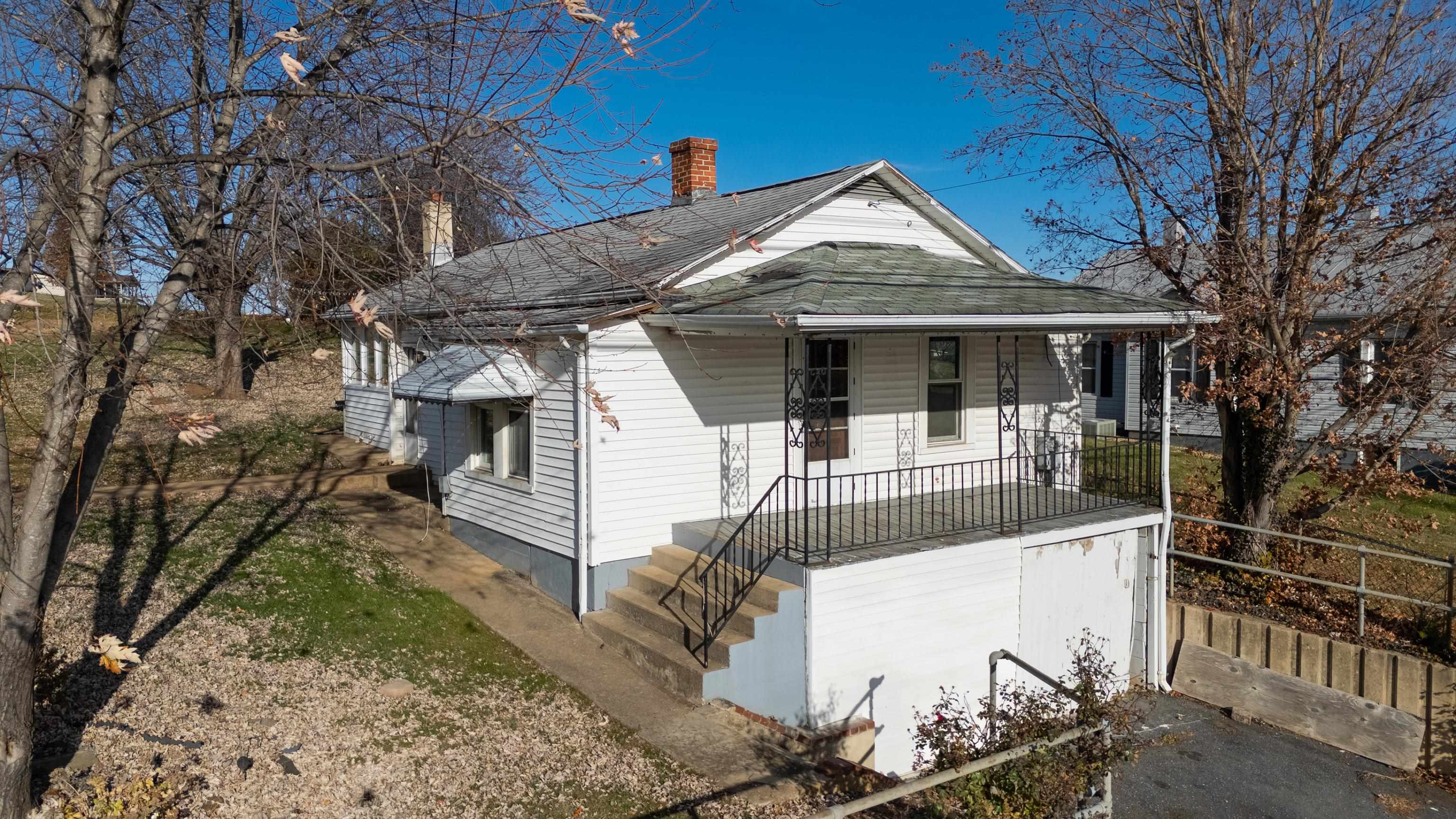 1950 JEFFERSON HWY, FISHERSVILLE, Virginia 22939, 3 Bedrooms Bedrooms, ,1 BathroomBathrooms,Residential,1950 JEFFERSON HWY,671138 MLS # 671138 1950 JEFFERSON HWY, FISHERSVILLE, Virginia 22939, 3 Bedrooms Bedrooms, ,1 BathroomBathrooms,Residential,1950 JEFFERSON HWY,671138 MLS # 671138