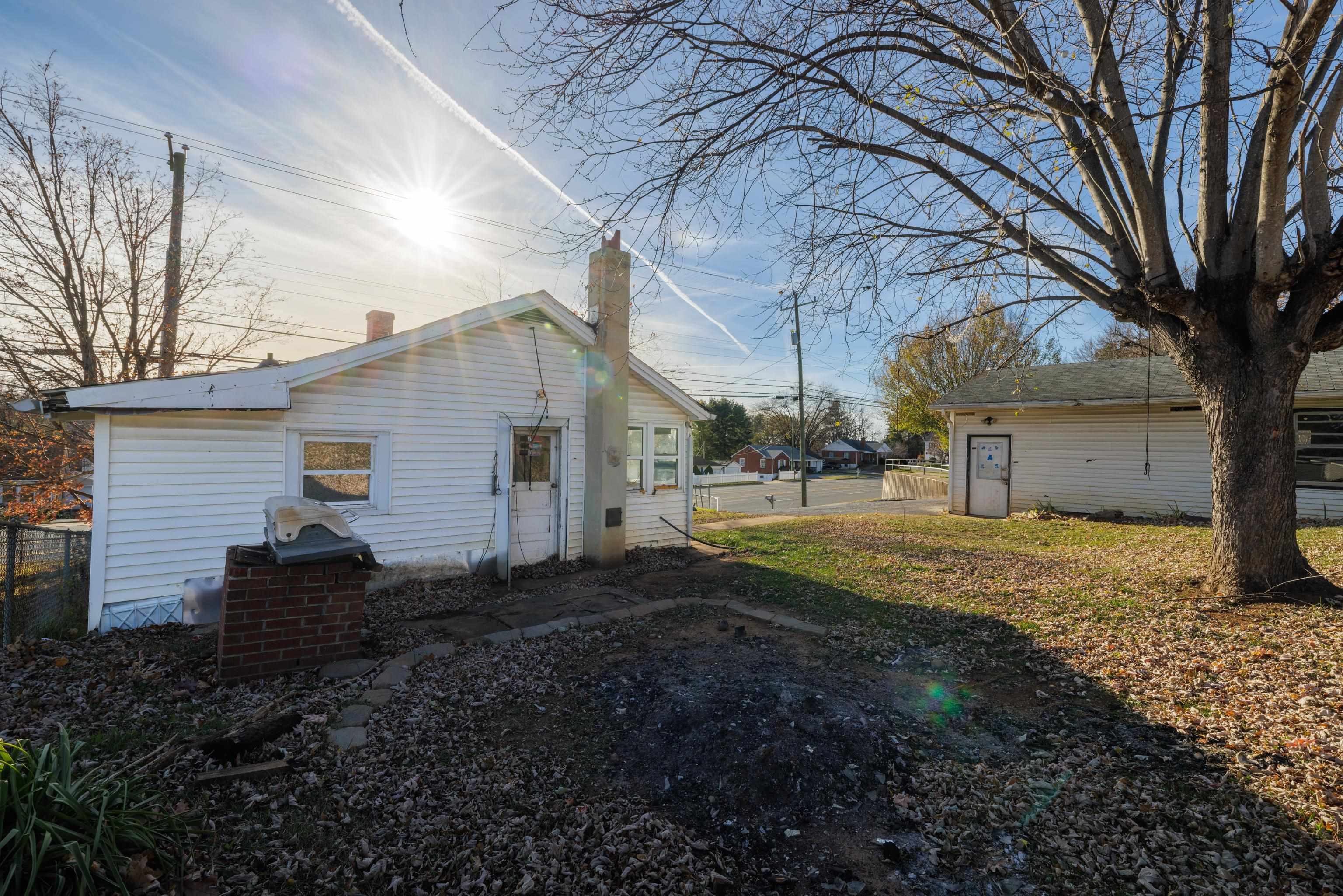 1950 JEFFERSON HWY, FISHERSVILLE, Virginia 22939, 3 Bedrooms Bedrooms, ,1 BathroomBathrooms,Residential,1950 JEFFERSON HWY,671138 MLS # 671138 1950 JEFFERSON HWY, FISHERSVILLE, Virginia 22939, 3 Bedrooms Bedrooms, ,1 BathroomBathrooms,Residential,1950 JEFFERSON HWY,671138 MLS # 671138