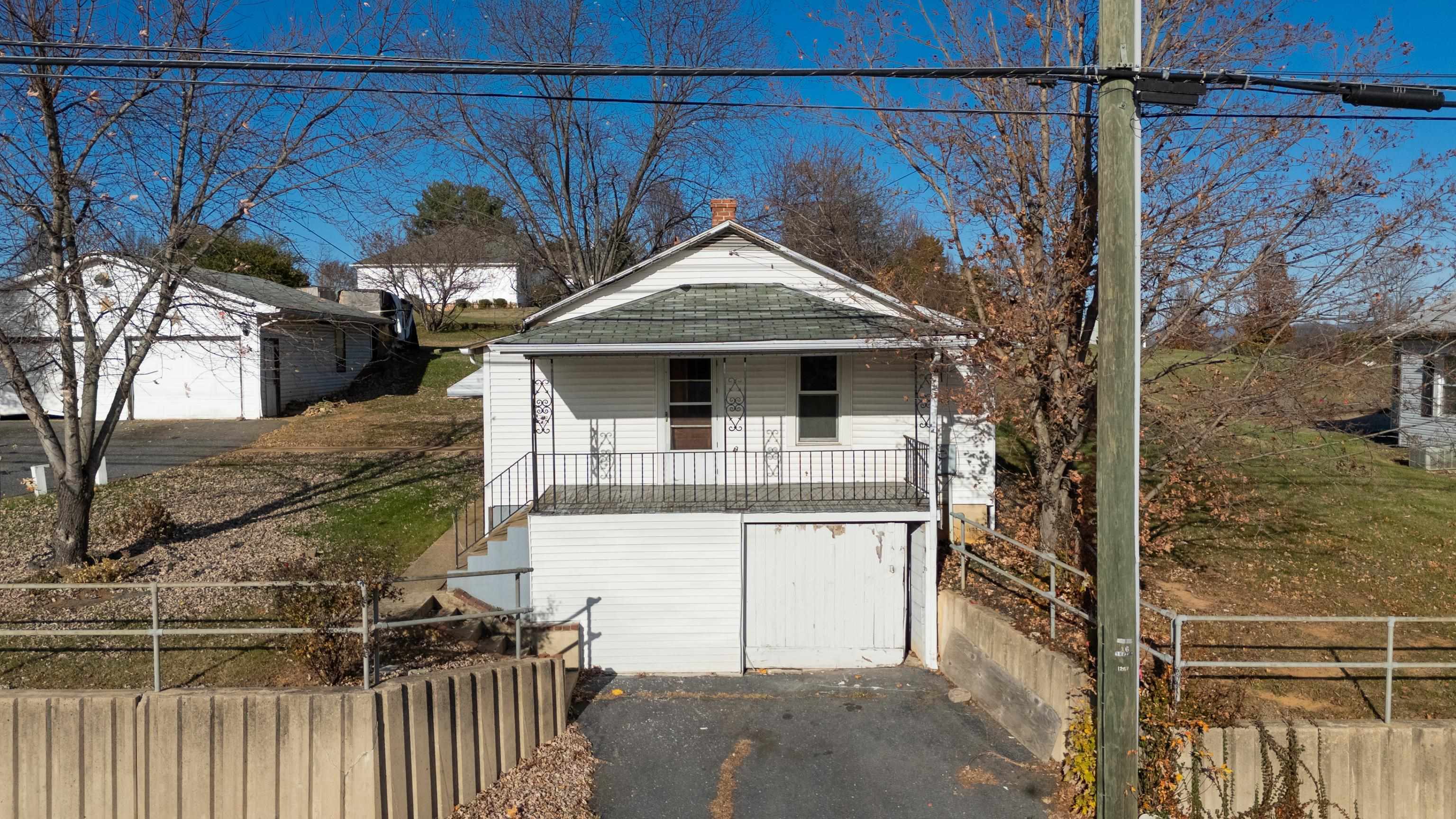 1950 JEFFERSON HWY, FISHERSVILLE, Virginia 22939, 3 Bedrooms Bedrooms, ,1 BathroomBathrooms,Residential,1950 JEFFERSON HWY,671138 MLS # 671138 1950 JEFFERSON HWY, FISHERSVILLE, Virginia 22939, 3 Bedrooms Bedrooms, ,1 BathroomBathrooms,Residential,1950 JEFFERSON HWY,671138 MLS # 671138