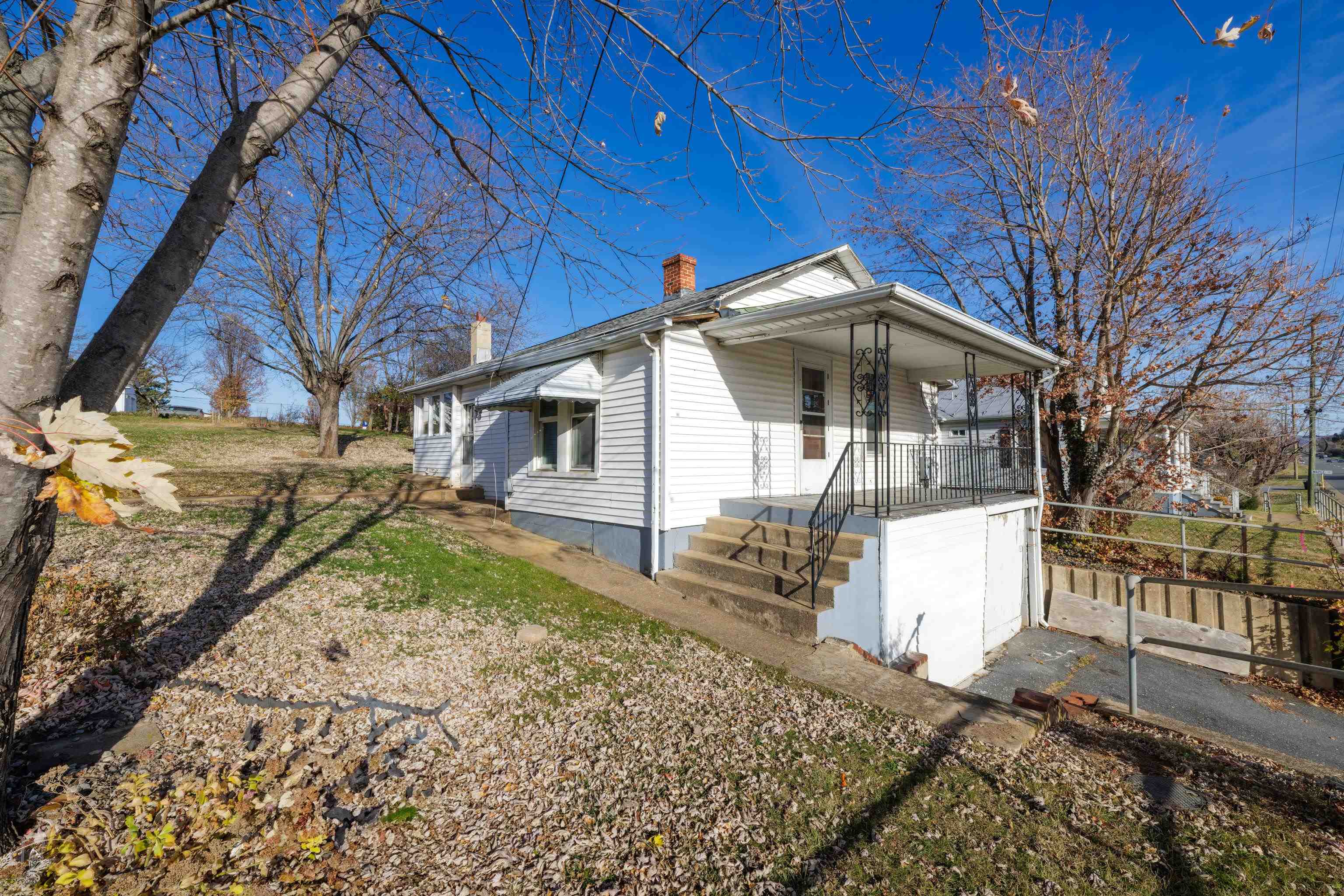 1950 JEFFERSON HWY, FISHERSVILLE, Virginia 22939, 3 Bedrooms Bedrooms, ,1 BathroomBathrooms,Residential,1950 JEFFERSON HWY,671138 MLS # 671138 1950 JEFFERSON HWY, FISHERSVILLE, Virginia 22939, 3 Bedrooms Bedrooms, ,1 BathroomBathrooms,Residential,1950 JEFFERSON HWY,671138 MLS # 671138