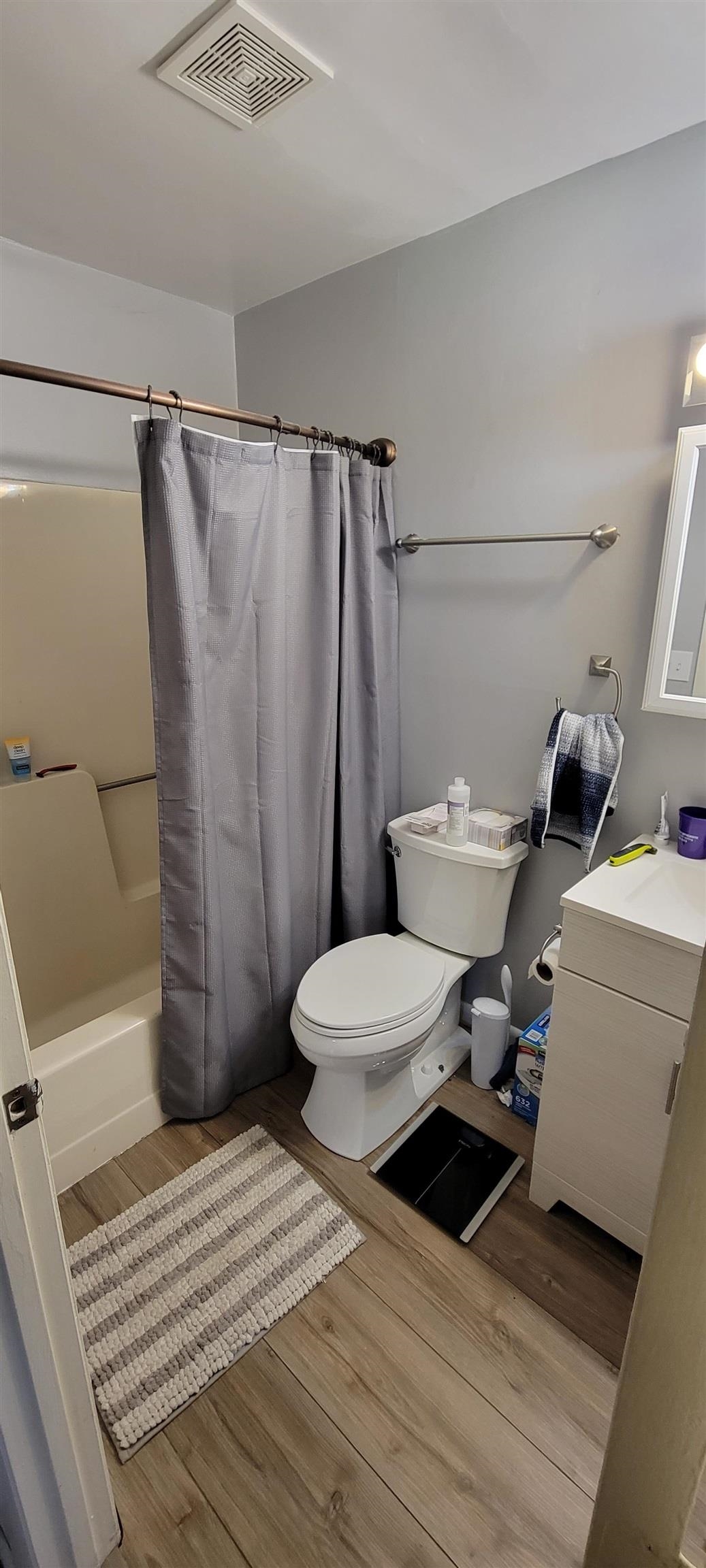 1309 BRADLEY DR, HARRISONBURG, Virginia 22801, 4 Bedrooms Bedrooms, ,2 BathroomsBathrooms,Residential,1309 BRADLEY DR,671143 MLS # 671143 1309 BRADLEY DR, HARRISONBURG, Virginia 22801, 4 Bedrooms Bedrooms, ,2 BathroomsBathrooms,Residential,1309 BRADLEY DR,671143 MLS # 671143