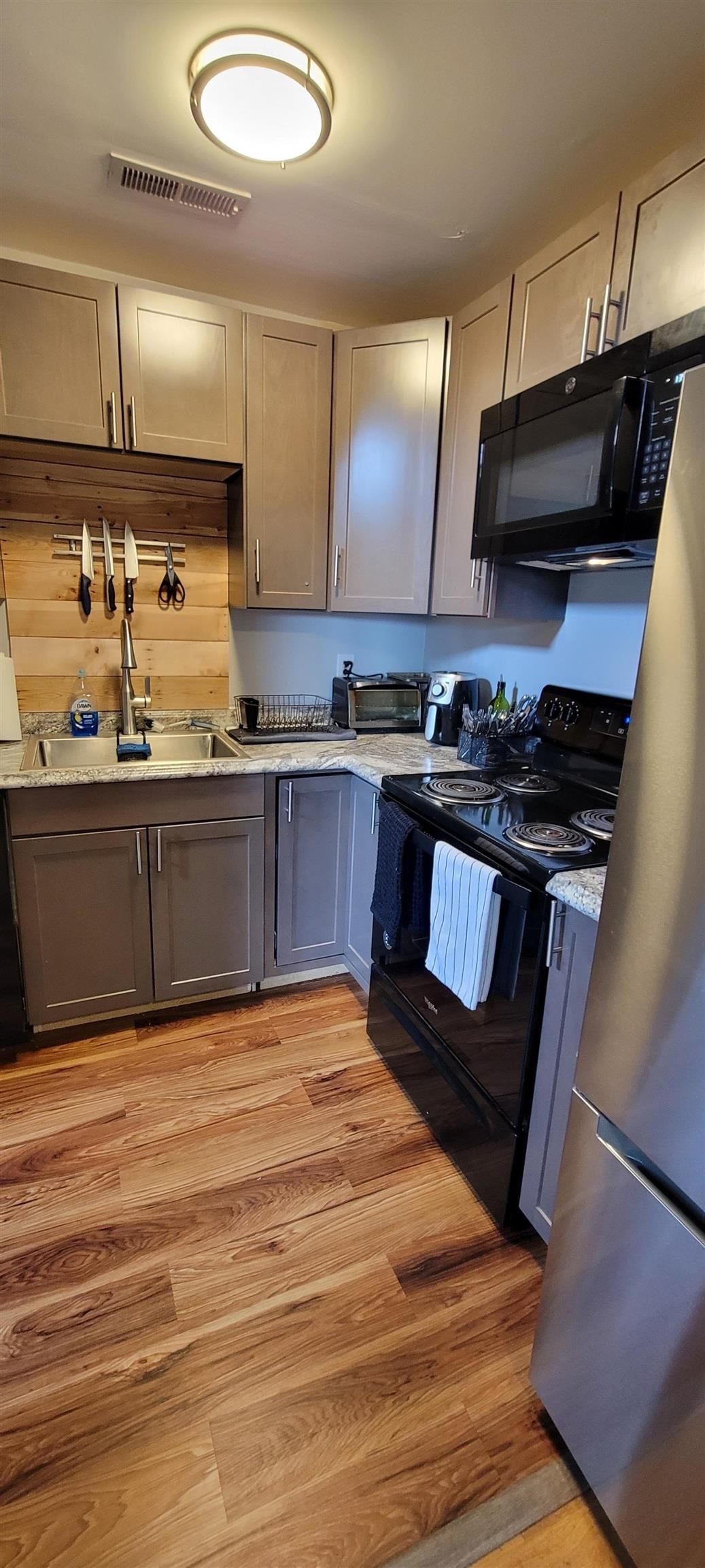 1309 BRADLEY DR, HARRISONBURG, Virginia 22801, 4 Bedrooms Bedrooms, ,2 BathroomsBathrooms,Residential,1309 BRADLEY DR,671143 MLS # 671143 1309 BRADLEY DR, HARRISONBURG, Virginia 22801, 4 Bedrooms Bedrooms, ,2 BathroomsBathrooms,Residential,1309 BRADLEY DR,671143 MLS # 671143