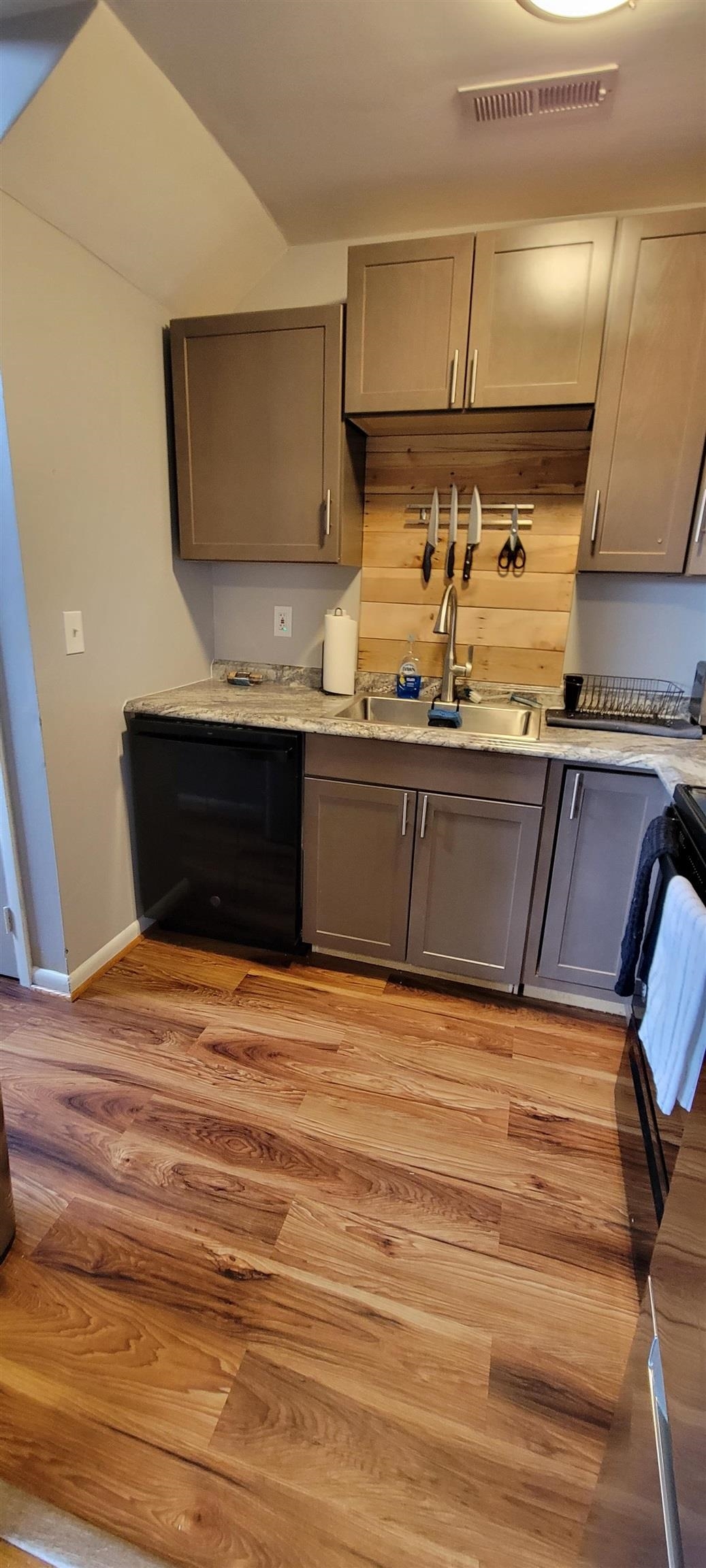 1309 BRADLEY DR, HARRISONBURG, Virginia 22801, 4 Bedrooms Bedrooms, ,2 BathroomsBathrooms,Residential,1309 BRADLEY DR,671143 MLS # 671143 1309 BRADLEY DR, HARRISONBURG, Virginia 22801, 4 Bedrooms Bedrooms, ,2 BathroomsBathrooms,Residential,1309 BRADLEY DR,671143 MLS # 671143