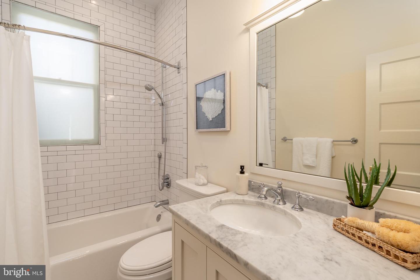 2939 MACOMB ST NW, WASHINGTON, District Of Columbia 20008, 3 Bedrooms Bedrooms, ,2 BathroomsBathrooms,Residential,For sale,2939 MACOMB ST NW,DCDC2226098 MLS # DCDC2226098 2939 MACOMB ST NW, WASHINGTON, District Of Columbia 20008, 3 Bedrooms Bedrooms, ,2 BathroomsBathrooms,Residential,For sale,2939 MACOMB ST NW,DCDC2226098 MLS # DCDC2226098