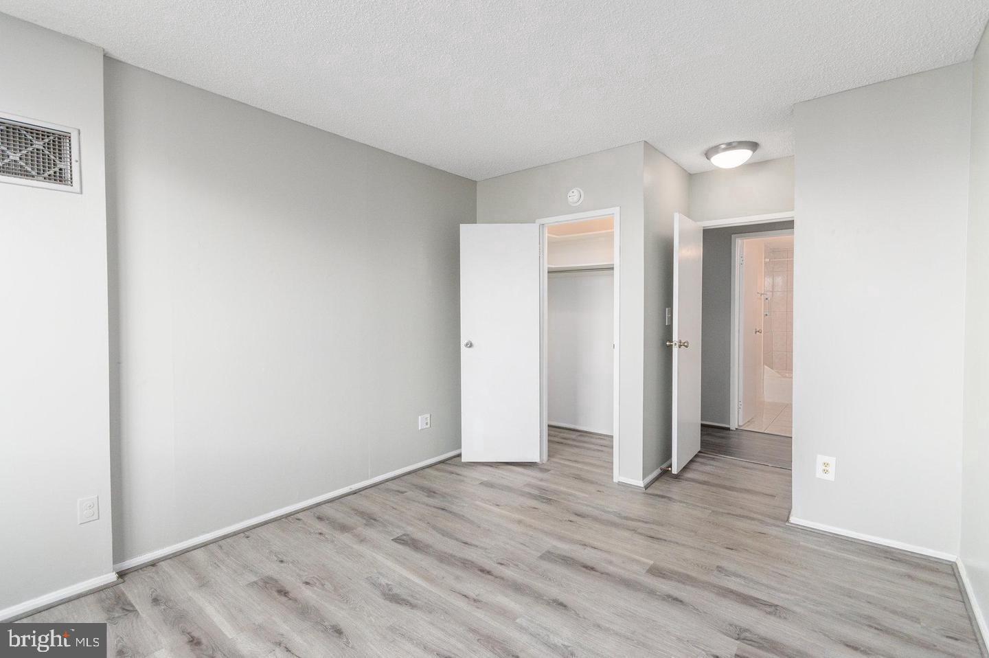 5500 HOLMES RUN PKWY #318, ALEXANDRIA, Virginia 22304, 1 Bedroom Bedrooms, ,1 BathroomBathrooms,Residential,For sale,5500 HOLMES RUN PKWY #318,VAAX2050758 MLS # VAAX2050758 5500 HOLMES RUN PKWY #318, ALEXANDRIA, Virginia 22304, 1 Bedroom Bedrooms, ,1 BathroomBathrooms,Residential,For sale,5500 HOLMES RUN PKWY #318,VAAX2050758 MLS # VAAX2050758