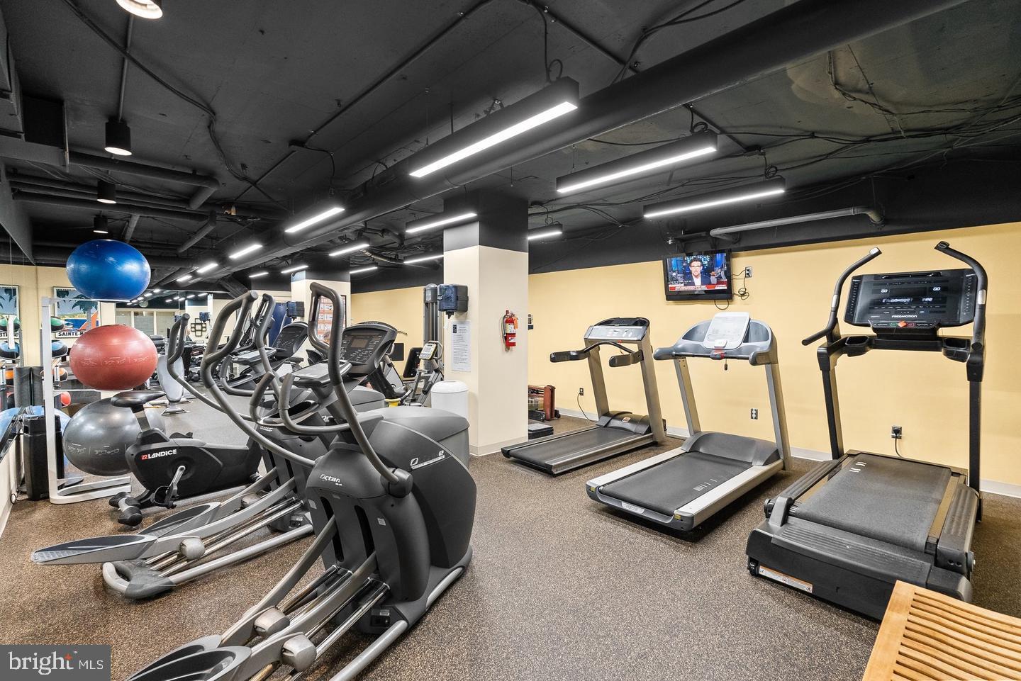 5500 HOLMES RUN PKWY #318, ALEXANDRIA, Virginia 22304, 1 Bedroom Bedrooms, ,1 BathroomBathrooms,Residential,For sale,5500 HOLMES RUN PKWY #318,VAAX2050758 MLS # VAAX2050758 5500 HOLMES RUN PKWY #318, ALEXANDRIA, Virginia 22304, 1 Bedroom Bedrooms, ,1 BathroomBathrooms,Residential,For sale,5500 HOLMES RUN PKWY #318,VAAX2050758 MLS # VAAX2050758