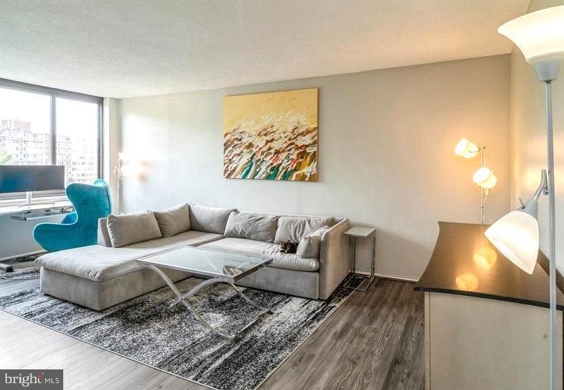 5500 HOLMES RUN PKWY #318, ALEXANDRIA, Virginia 22304, 1 Bedroom Bedrooms, ,1 BathroomBathrooms,Residential,For sale,5500 HOLMES RUN PKWY #318,VAAX2050758 MLS # VAAX2050758 5500 HOLMES RUN PKWY #318, ALEXANDRIA, Virginia 22304, 1 Bedroom Bedrooms, ,1 BathroomBathrooms,Residential,For sale,5500 HOLMES RUN PKWY #318,VAAX2050758 MLS # VAAX2050758