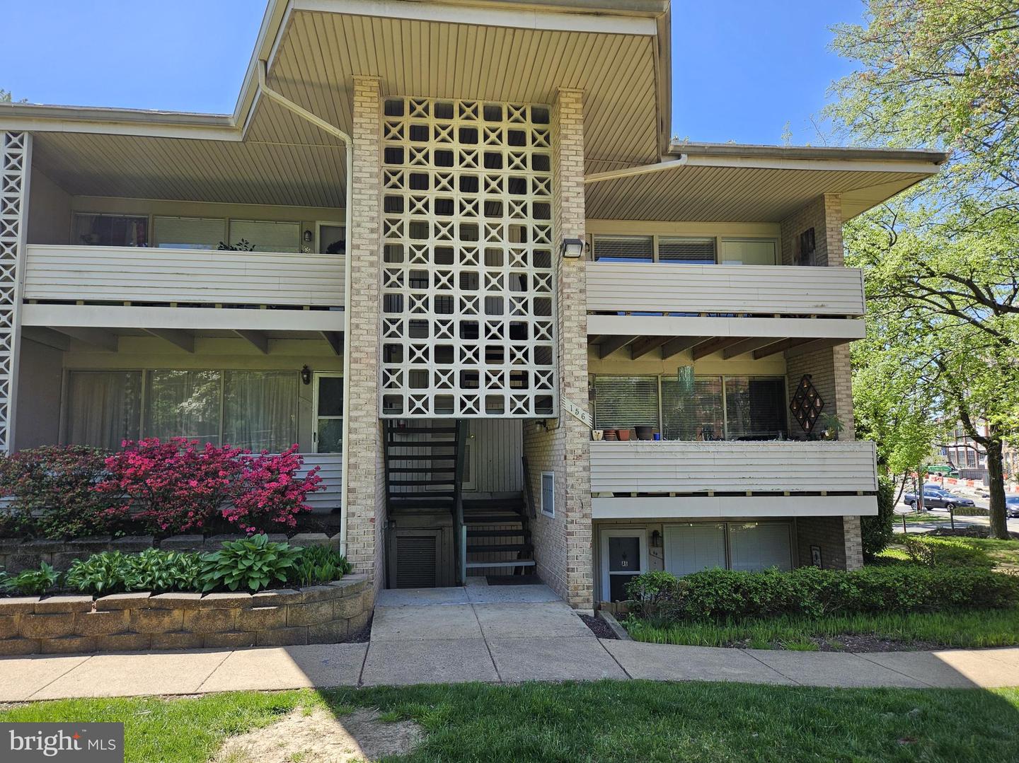 156 HAYCOCK RD #A-6, FALLS CHURCH, Virginia 22046, 1 Bedroom Bedrooms, ,1 BathroomBathrooms,Residential,For sale,156 HAYCOCK RD #A-6,VAFA2003366 MLS # VAFA2003366 156 HAYCOCK RD #A-6, FALLS CHURCH, Virginia 22046, 1 Bedroom Bedrooms, ,1 BathroomBathrooms,Residential,For sale,156 HAYCOCK RD #A-6,VAFA2003366 MLS # VAFA2003366