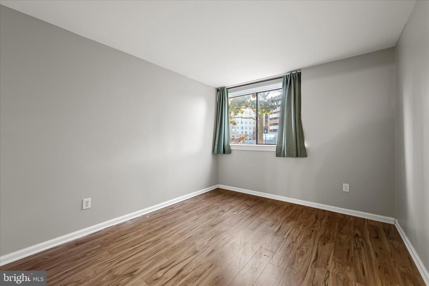 156 HAYCOCK RD #A-6, FALLS CHURCH, Virginia 22046, 1 Bedroom Bedrooms, ,1 BathroomBathrooms,Residential,For sale,156 HAYCOCK RD #A-6,VAFA2003366 MLS # VAFA2003366 156 HAYCOCK RD #A-6, FALLS CHURCH, Virginia 22046, 1 Bedroom Bedrooms, ,1 BathroomBathrooms,Residential,For sale,156 HAYCOCK RD #A-6,VAFA2003366 MLS # VAFA2003366