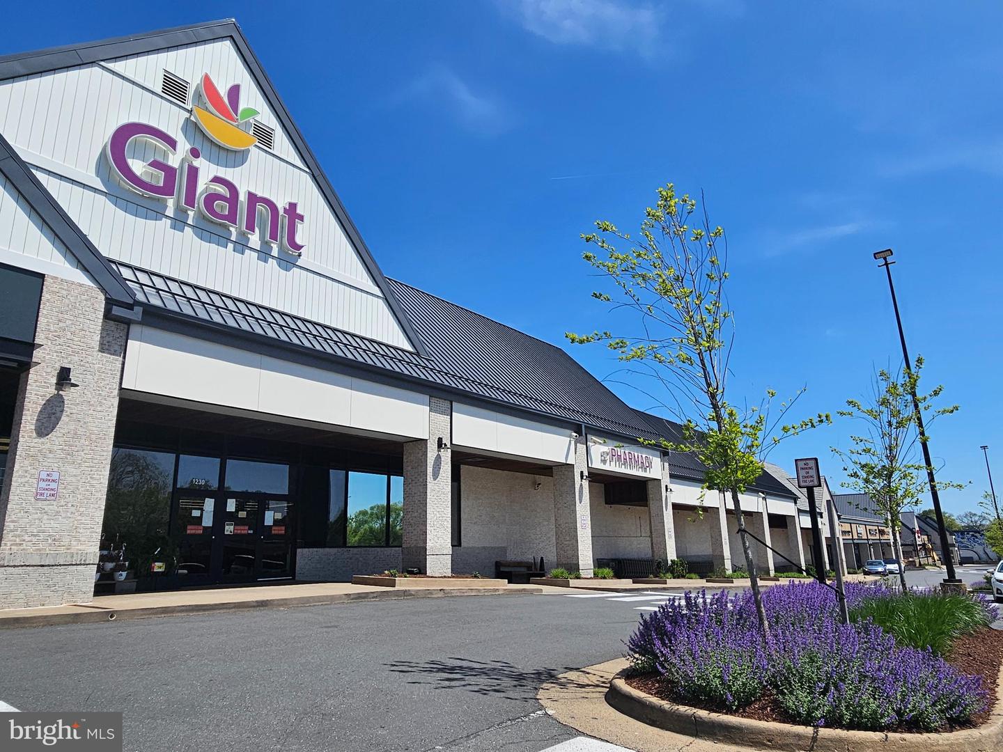 156 HAYCOCK RD #A-6, FALLS CHURCH, Virginia 22046, 1 Bedroom Bedrooms, ,1 BathroomBathrooms,Residential,For sale,156 HAYCOCK RD #A-6,VAFA2003366 MLS # VAFA2003366 156 HAYCOCK RD #A-6, FALLS CHURCH, Virginia 22046, 1 Bedroom Bedrooms, ,1 BathroomBathrooms,Residential,For sale,156 HAYCOCK RD #A-6,VAFA2003366 MLS # VAFA2003366