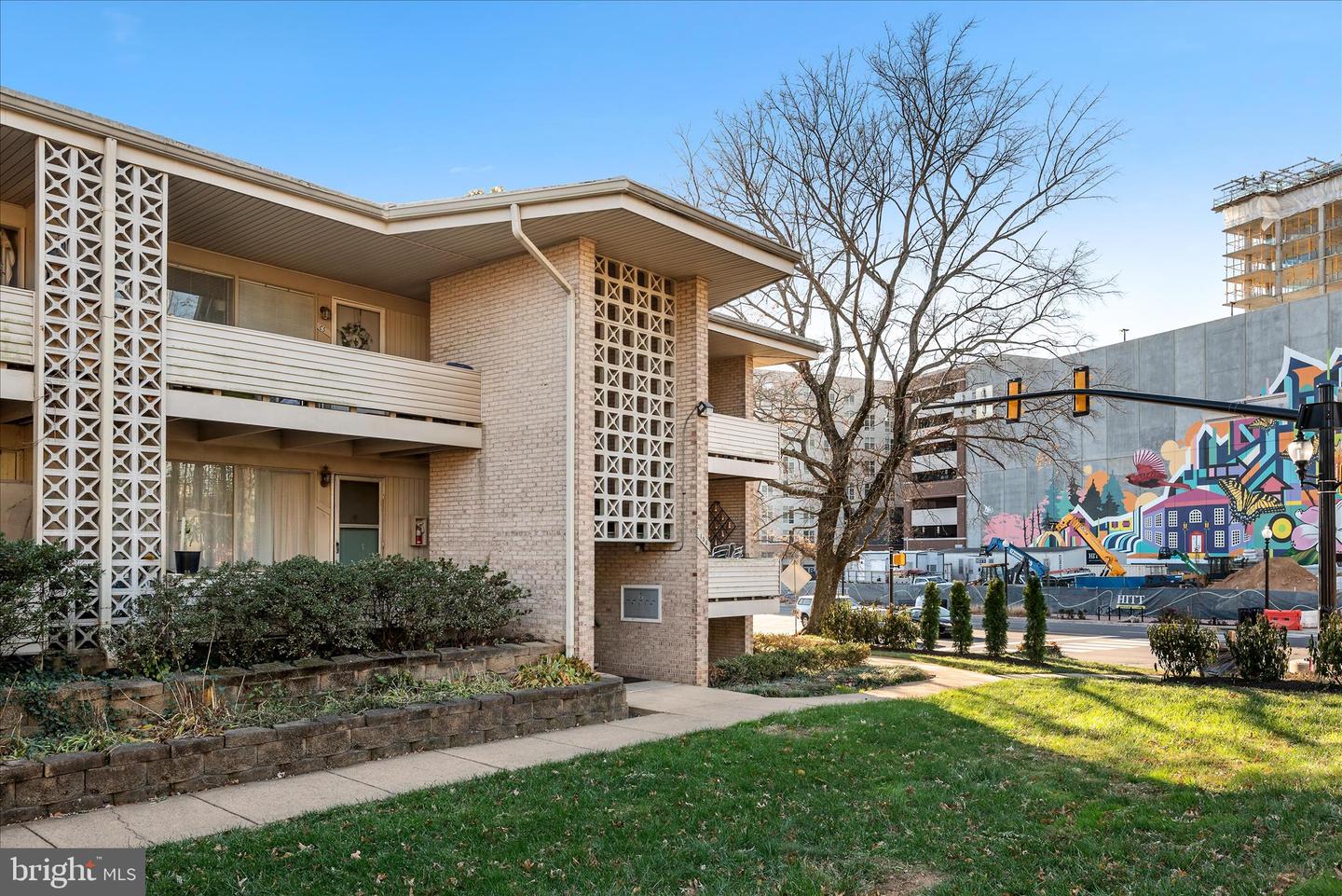 156 HAYCOCK RD #A-6, FALLS CHURCH, Virginia 22046, 1 Bedroom Bedrooms, ,1 BathroomBathrooms,Residential,For sale,156 HAYCOCK RD #A-6,VAFA2003366 MLS # VAFA2003366 156 HAYCOCK RD #A-6, FALLS CHURCH, Virginia 22046, 1 Bedroom Bedrooms, ,1 BathroomBathrooms,Residential,For sale,156 HAYCOCK RD #A-6,VAFA2003366 MLS # VAFA2003366