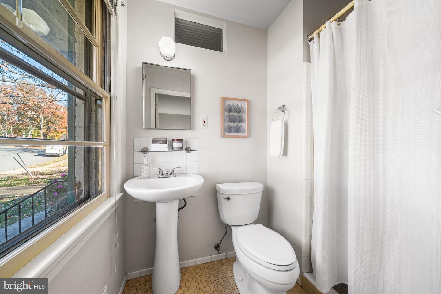 7457 LONG PINE DR, SPRINGFIELD, Virginia 22151, 4 Bedrooms Bedrooms, ,3 BathroomsBathrooms,Residential,For sale,7457 LONG PINE DR,VAFX2278086 MLS # VAFX2278086 7457 LONG PINE DR, SPRINGFIELD, Virginia 22151, 4 Bedrooms Bedrooms, ,3 BathroomsBathrooms,Residential,For sale,7457 LONG PINE DR,VAFX2278086 MLS # VAFX2278086