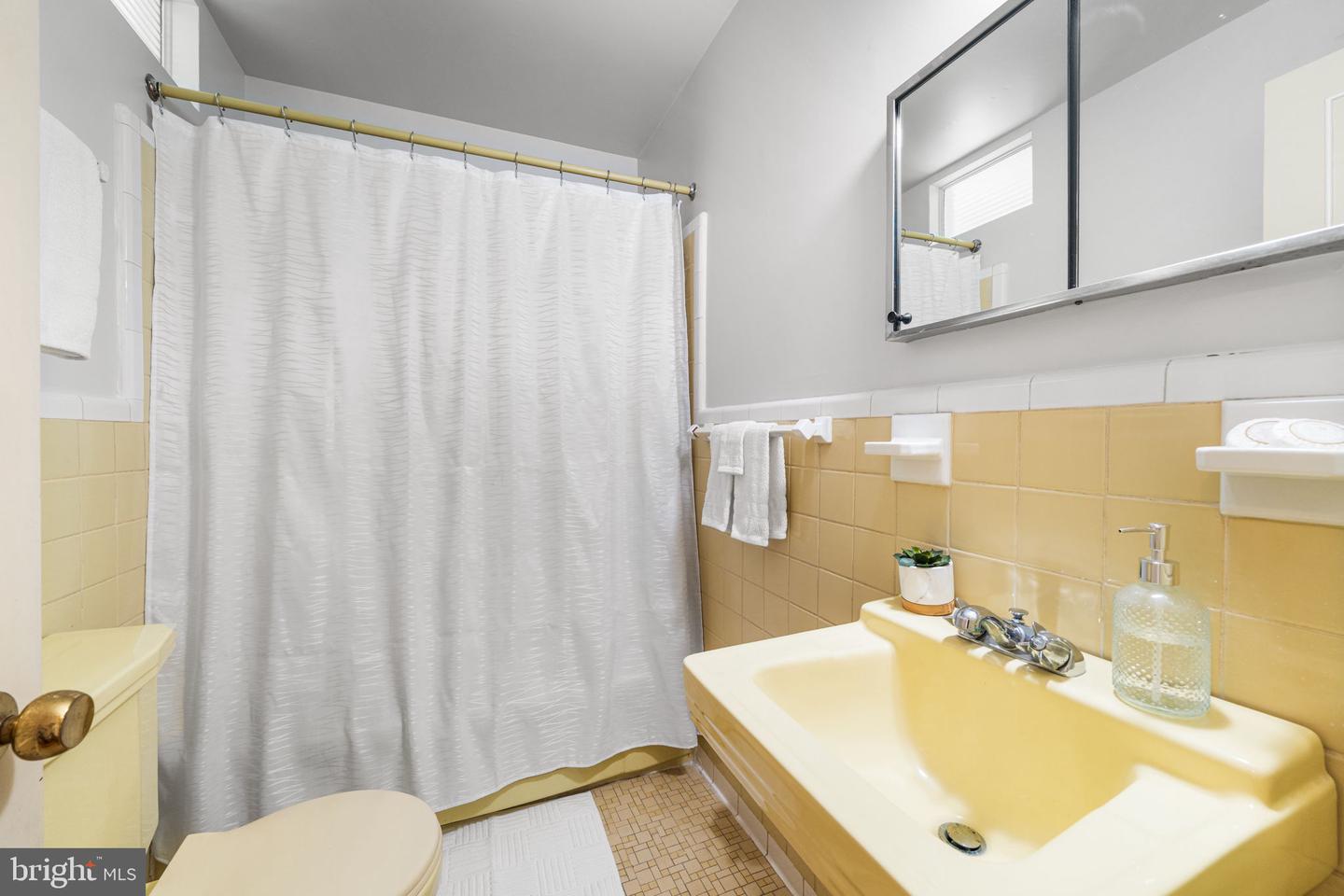 7457 LONG PINE DR, SPRINGFIELD, Virginia 22151, 4 Bedrooms Bedrooms, ,3 BathroomsBathrooms,Residential,For sale,7457 LONG PINE DR,VAFX2278086 MLS # VAFX2278086 7457 LONG PINE DR, SPRINGFIELD, Virginia 22151, 4 Bedrooms Bedrooms, ,3 BathroomsBathrooms,Residential,For sale,7457 LONG PINE DR,VAFX2278086 MLS # VAFX2278086