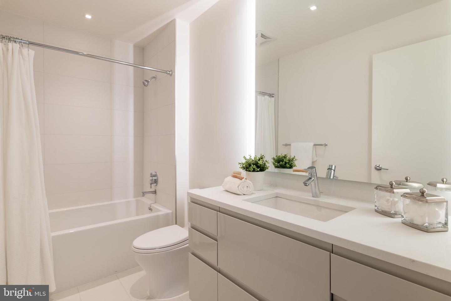 810 O ST NW #706, WASHINGTON, District Of Columbia 20001, 2 Bedrooms Bedrooms, ,2 BathroomsBathrooms,Residential,For sale,810 O ST NW #706,DCDC2230990 MLS # DCDC2230990