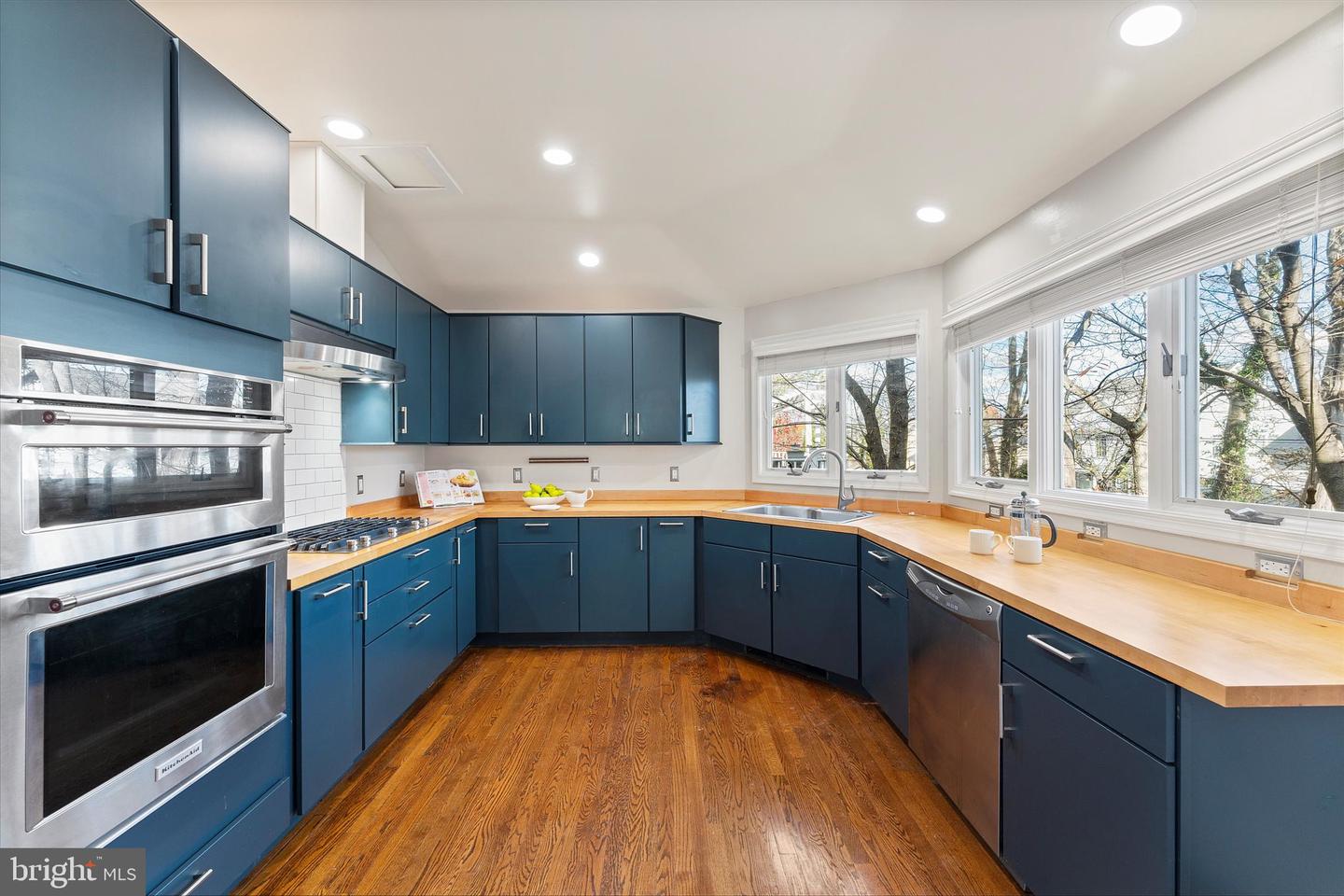 316 LOUDOUN ST SW, LEESBURG, Virginia 20175, 3 Bedrooms Bedrooms, ,3 BathroomsBathrooms,Residential,For sale,316 LOUDOUN ST SW,VALO2110828 MLS # VALO2110828