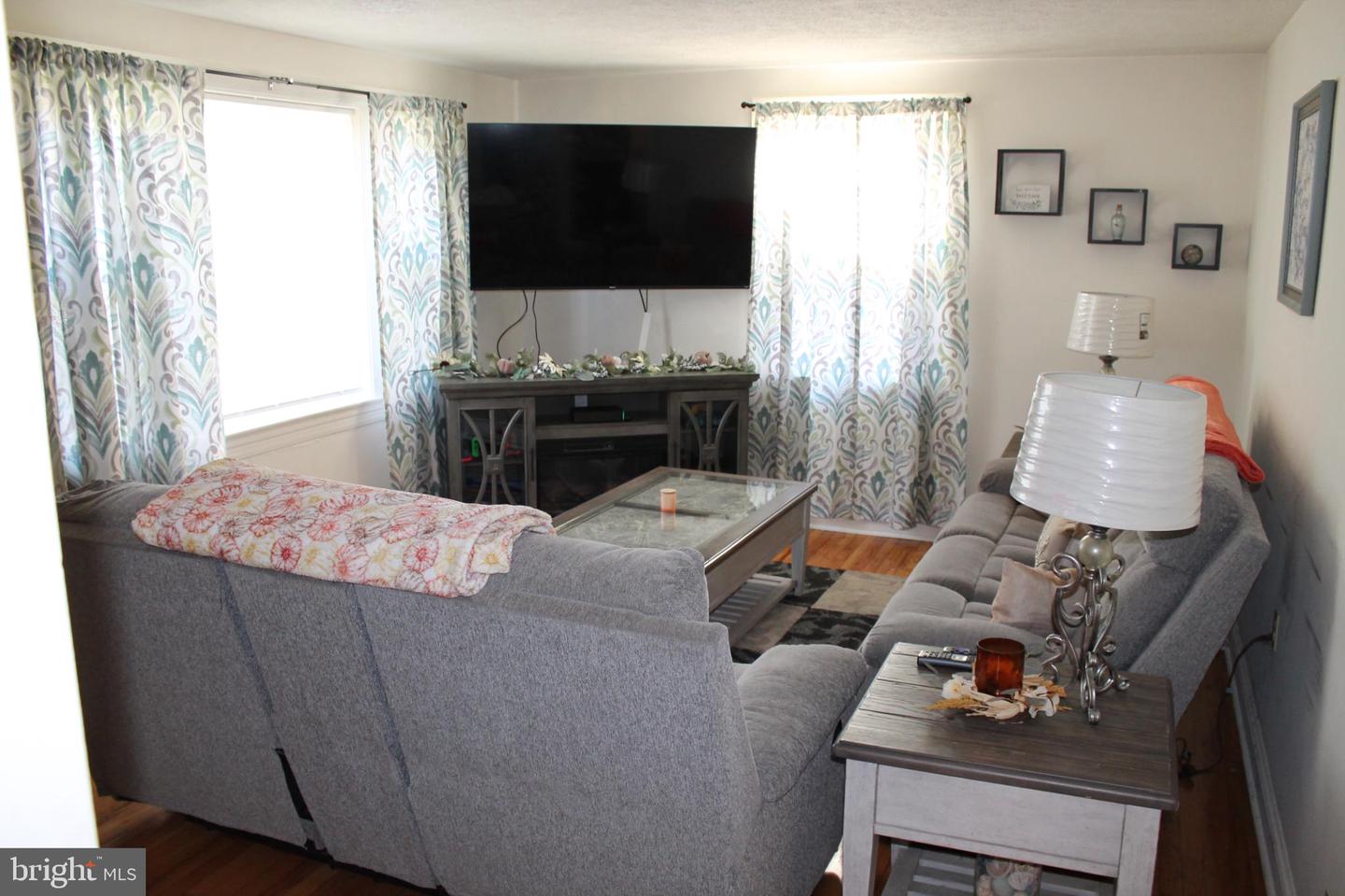 117 W OATES AVE, WINCHESTER, Virginia 22601, 3 Bedrooms Bedrooms, 6 Rooms Rooms,1 BathroomBathrooms,Residential,For sale,117 W OATES AVE,VAWI2009446 MLS # VAWI2009446 117 W OATES AVE, WINCHESTER, Virginia 22601, 3 Bedrooms Bedrooms, 6 Rooms Rooms,1 BathroomBathrooms,Residential,For sale,117 W OATES AVE,VAWI2009446 MLS # VAWI2009446